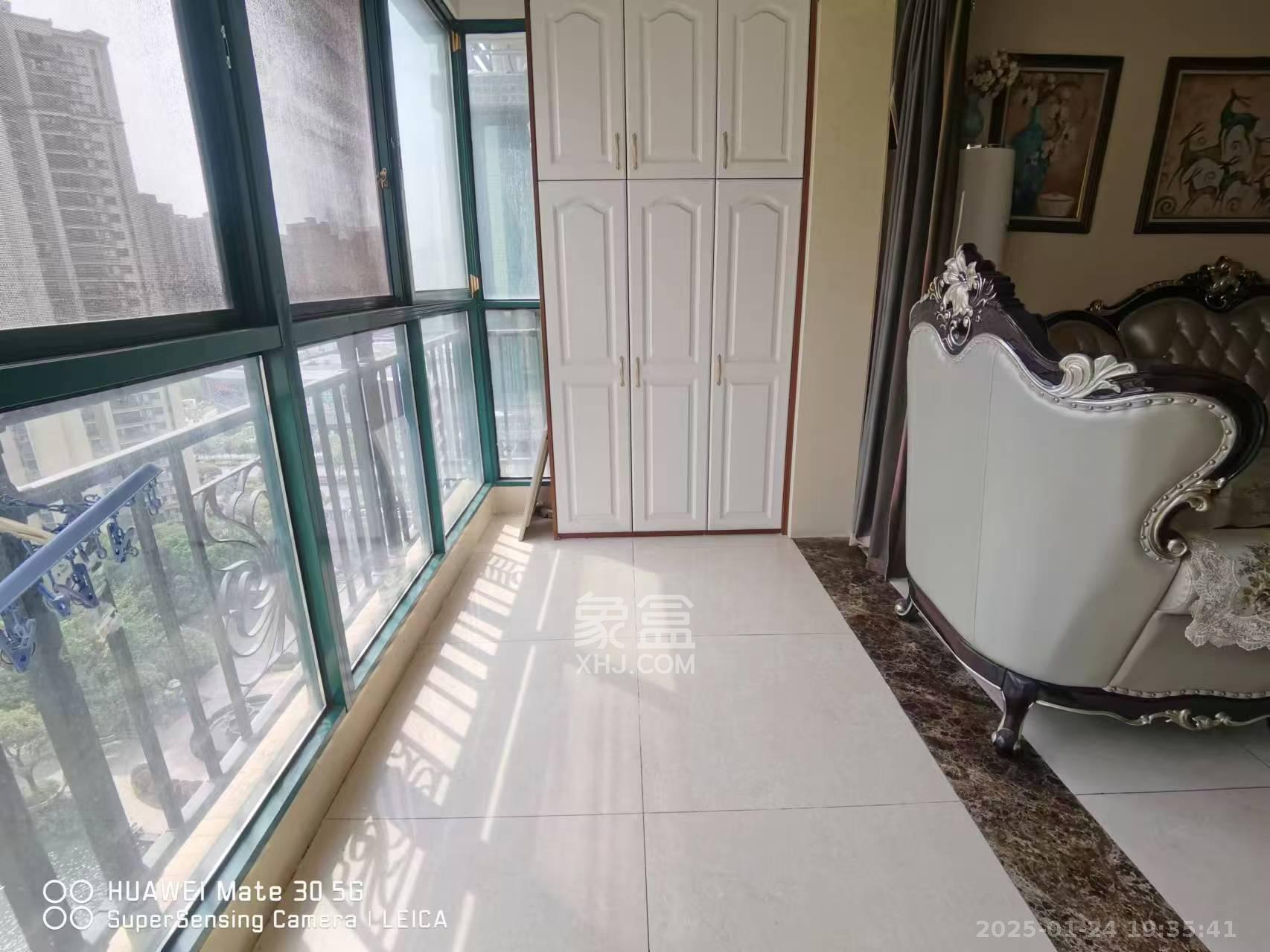 恒大翡翠华庭 3室2厅2卫 2800.0元/月 恒大翡翠华庭 3室2厅2卫 2800.0元/月室内图