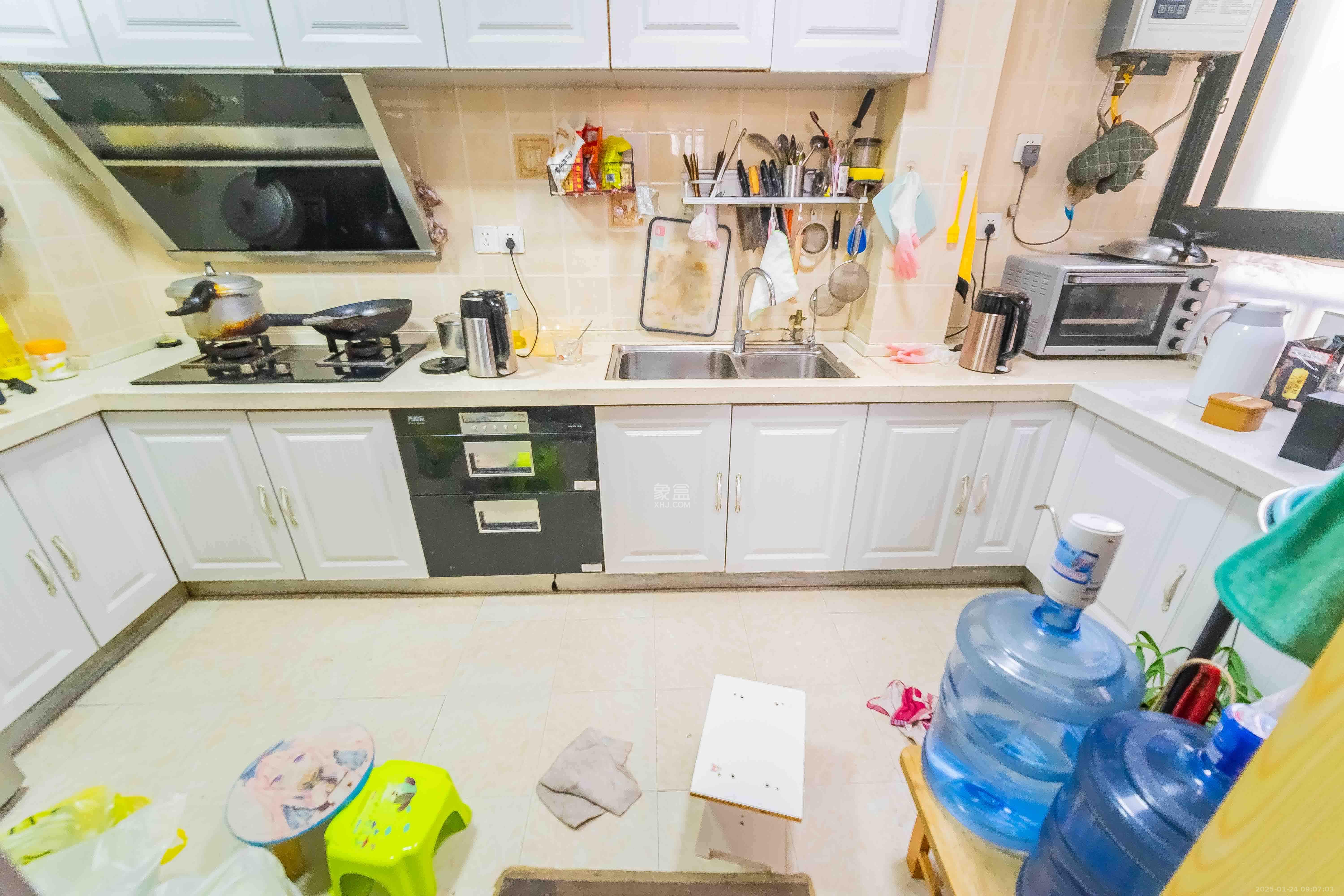 英郡年华 3室2厅1卫 2500.0元/月 英郡年华 3室2厅1卫 2500.0元/月室内图