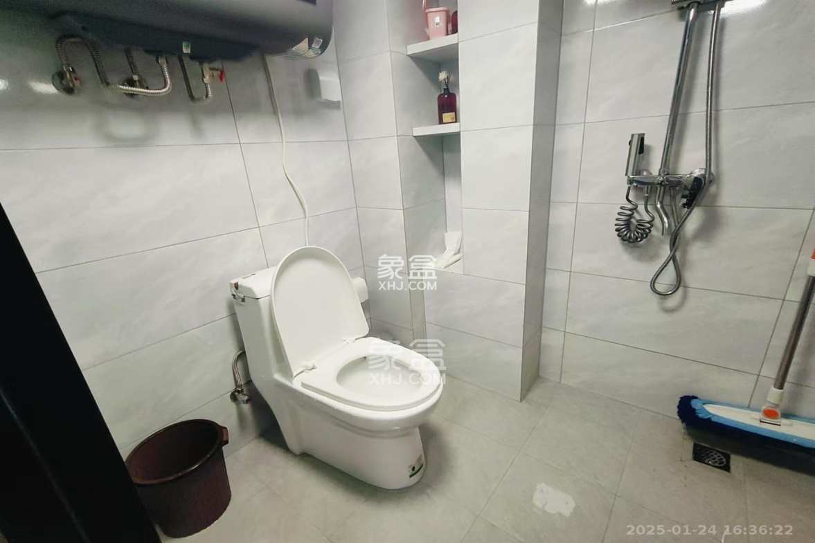 中交广场公寓  2室2厅1卫    2300.0元/月 中交广场公寓  2室2厅1卫    2300.0元/月室内图