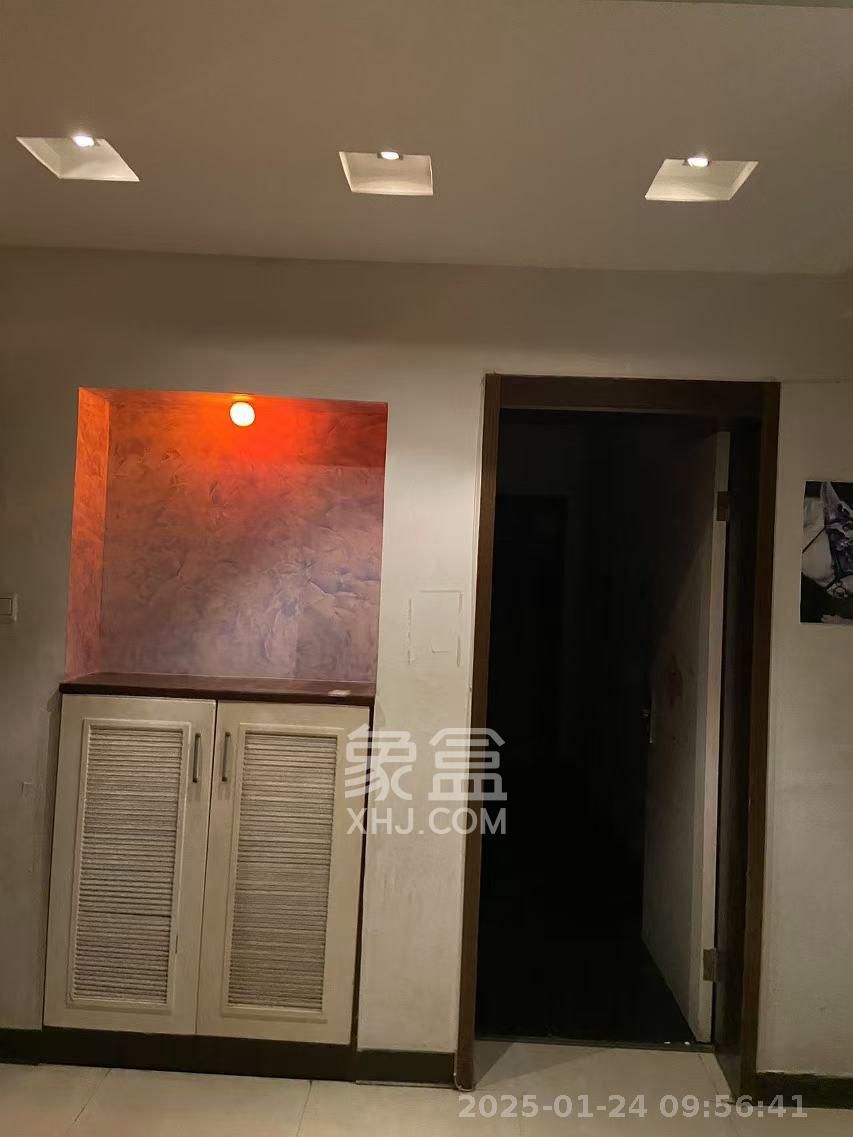 景湾小区(井湾小区)  1室2厅1卫    1500.0元/月 景湾小区(井湾小区)  1室2厅1卫    1500.0元/月室内图