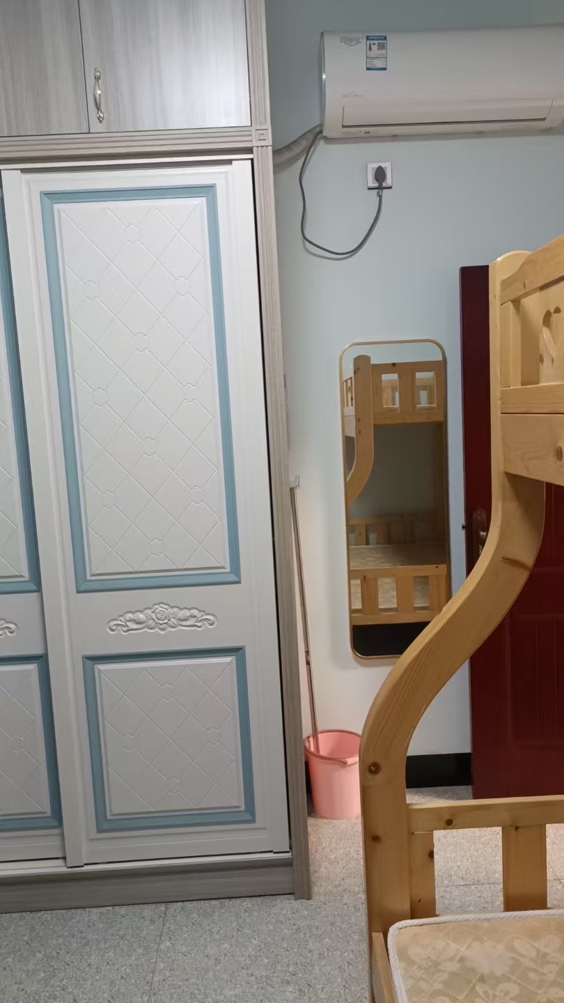 仙人阁农贸市场10栋(独栋) 3室2厅1卫 1000.0元/月 仙人阁农贸市场10栋(独栋) 3室2厅1卫 1000.0元/月室内图