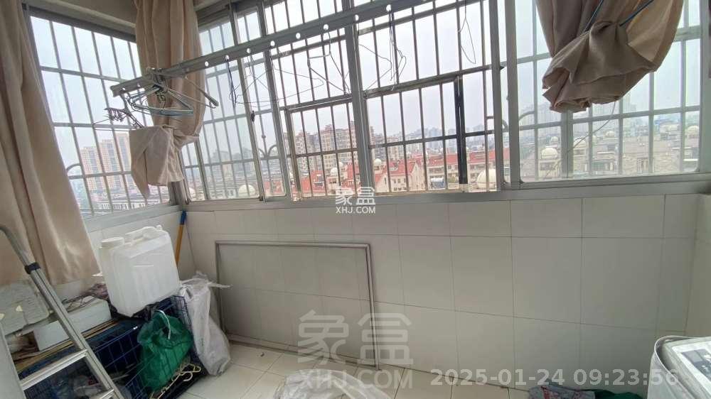 株洲富景园 4室2厅2卫 1700.0元/月 株洲富景园 4室2厅2卫 1700.0元/月室内图