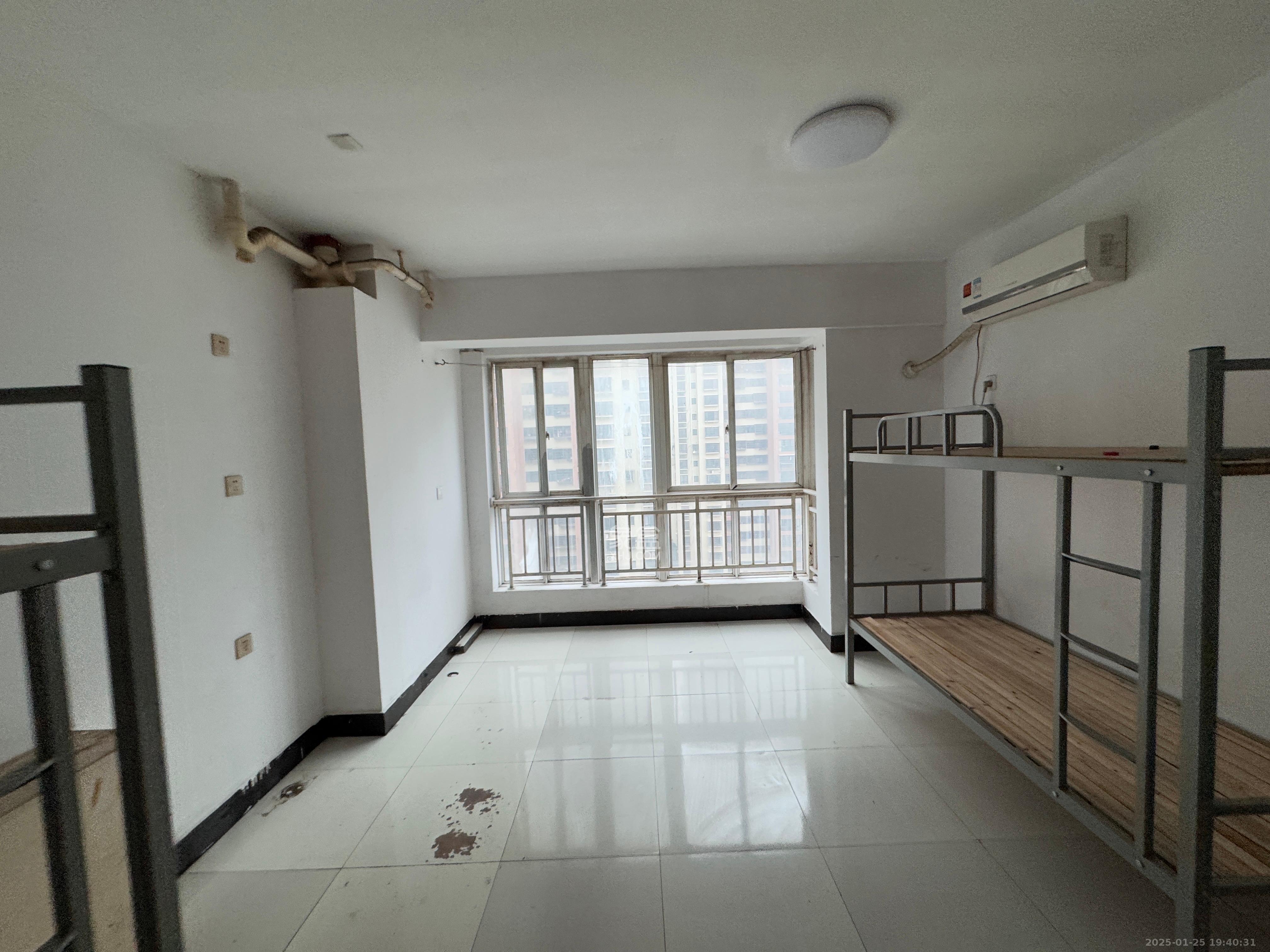 时代星城 1室1厅1卫 700.0元/月 时代星城 1室1厅1卫 700.0元/月室内图