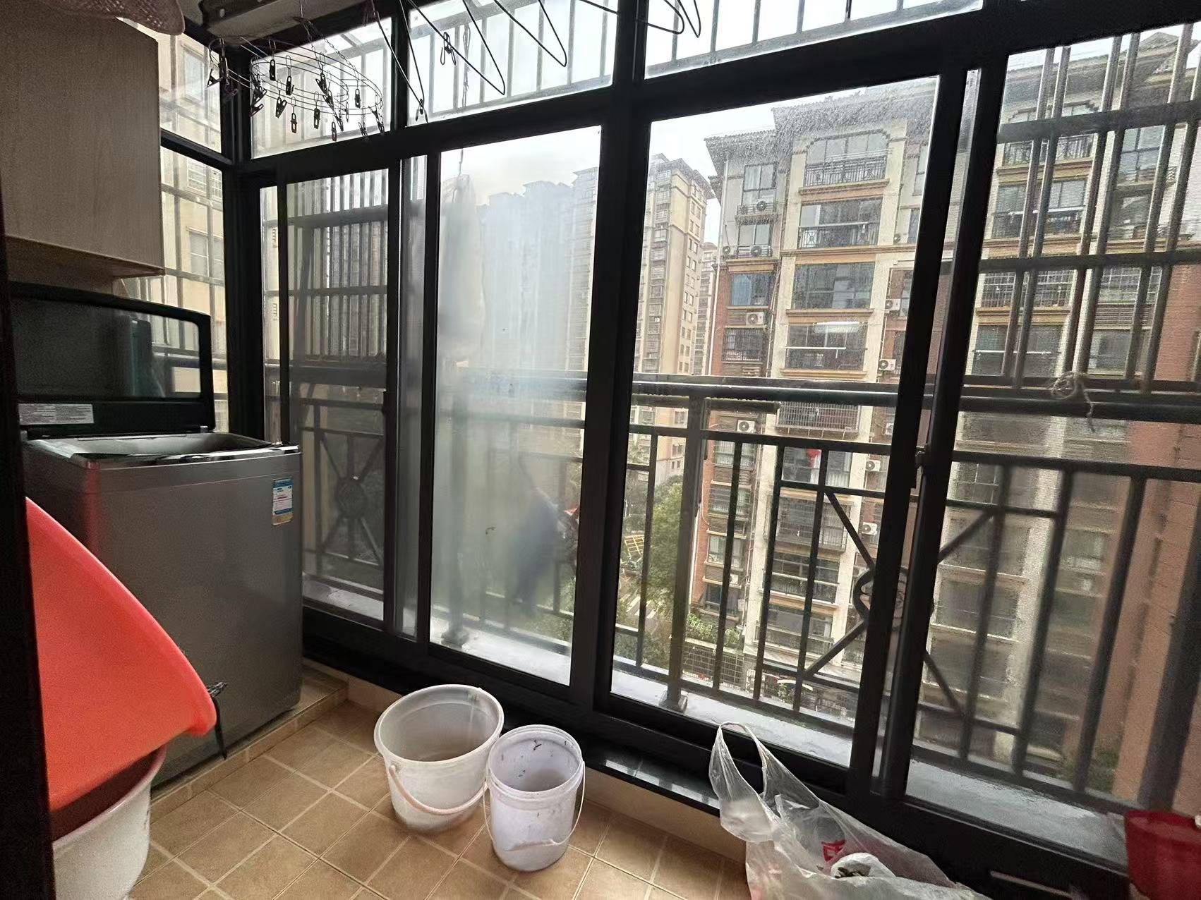 滨江花园 3室2厅2卫 75.8万 滨江花园 3室2厅2卫 75.8万室内图