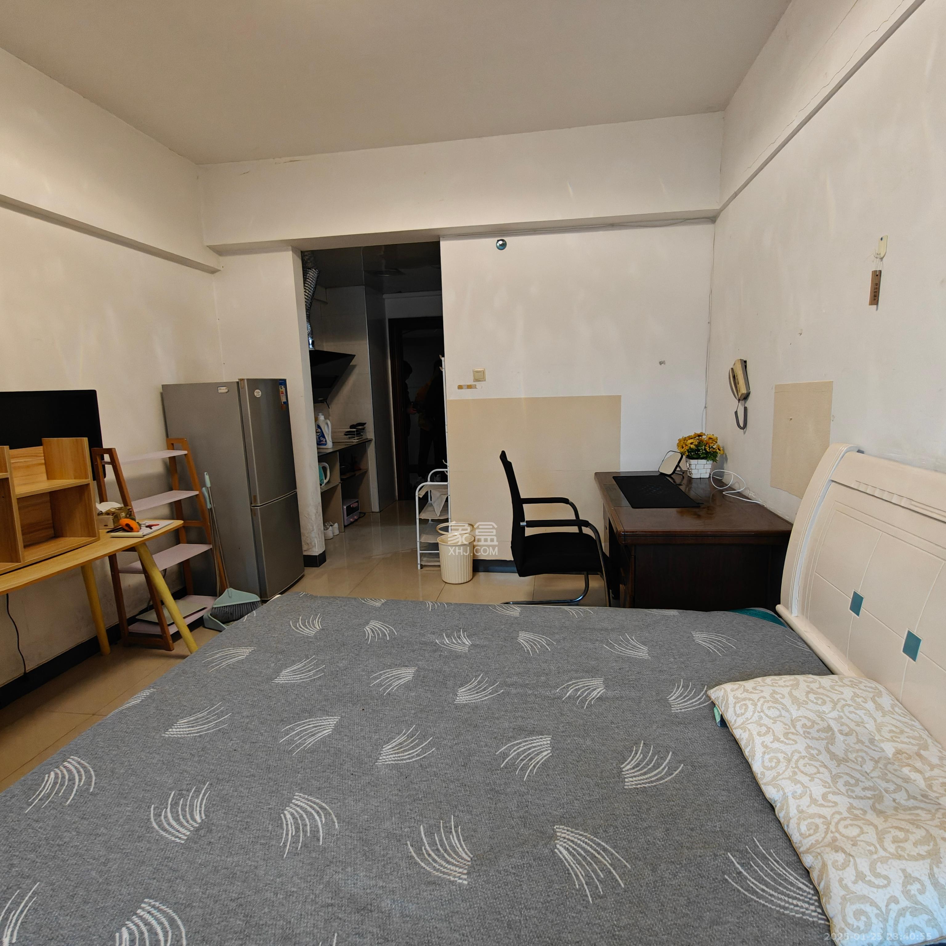 名富公寓  1室1厅1卫   1400.00元/月室内图