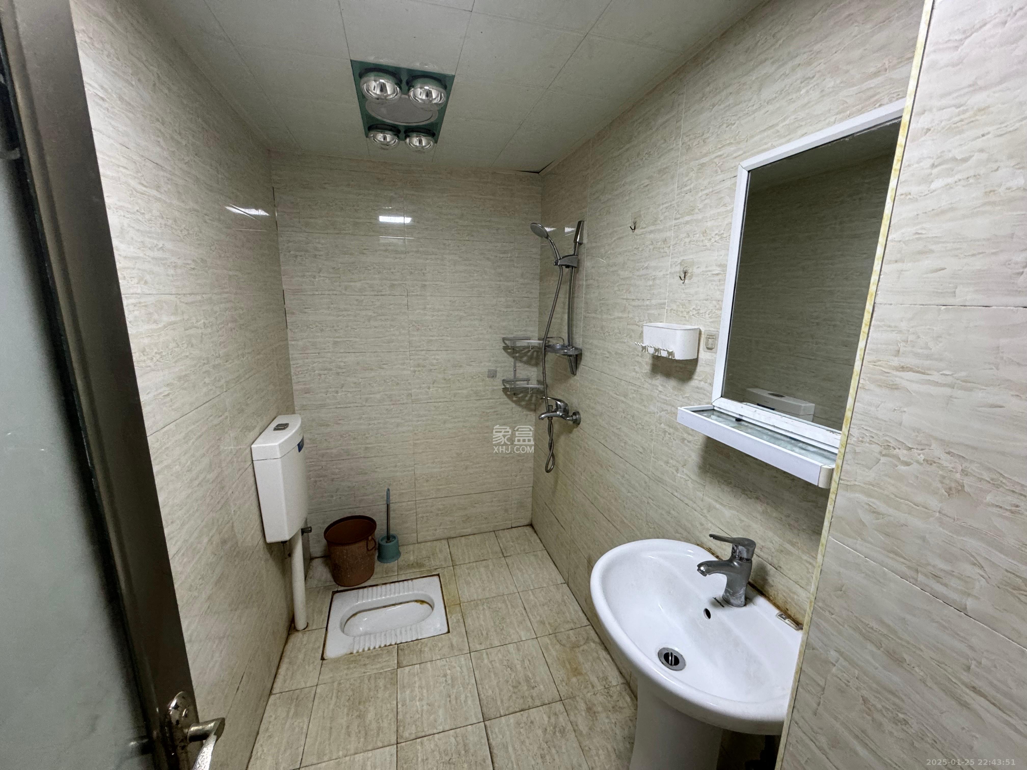 中信凯旋蓝岸(中信新城三期) 2室1厅1卫 1600.0元/月 中信凯旋蓝岸(中信新城三期) 2室1厅1卫 1600.0元/月室内图