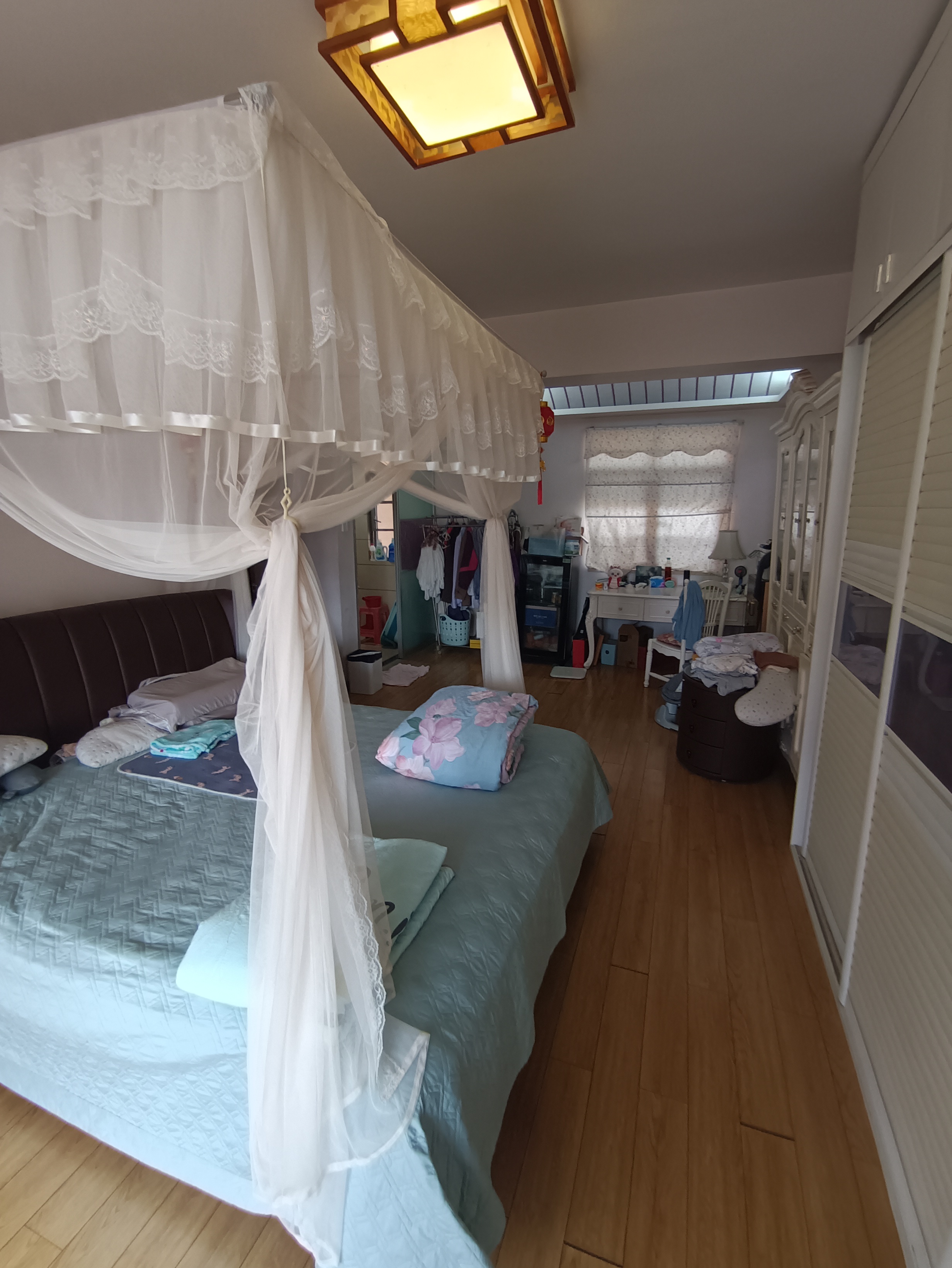 新世界花园二期 3室2厅2卫 211.9万 新世界花园二期 3室2厅2卫 211.9万卧室