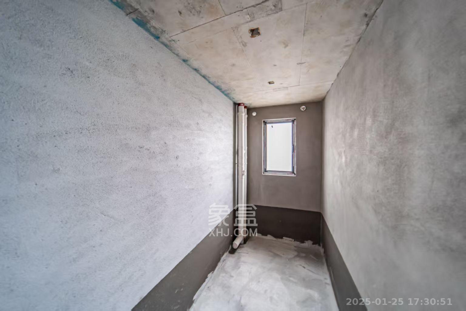 城发恒伟洋湖映2009  4室2厅1卫    2000.0元/月室内图