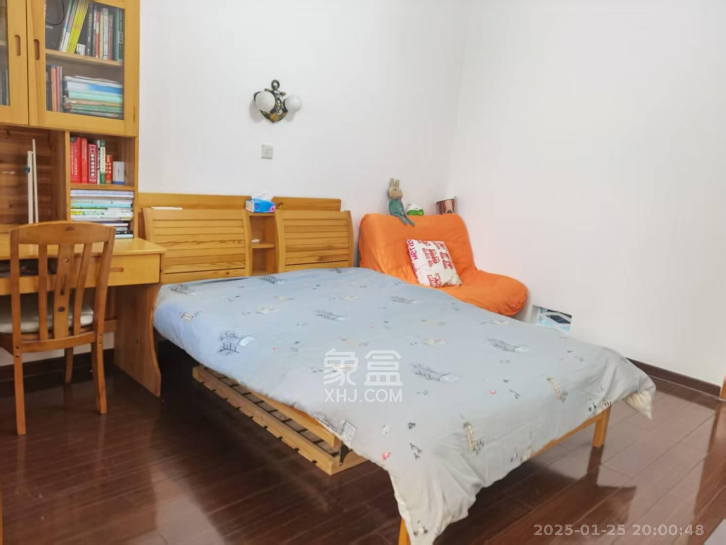 省建行宿舍  4室2厅1卫   3200.00元/月室内图