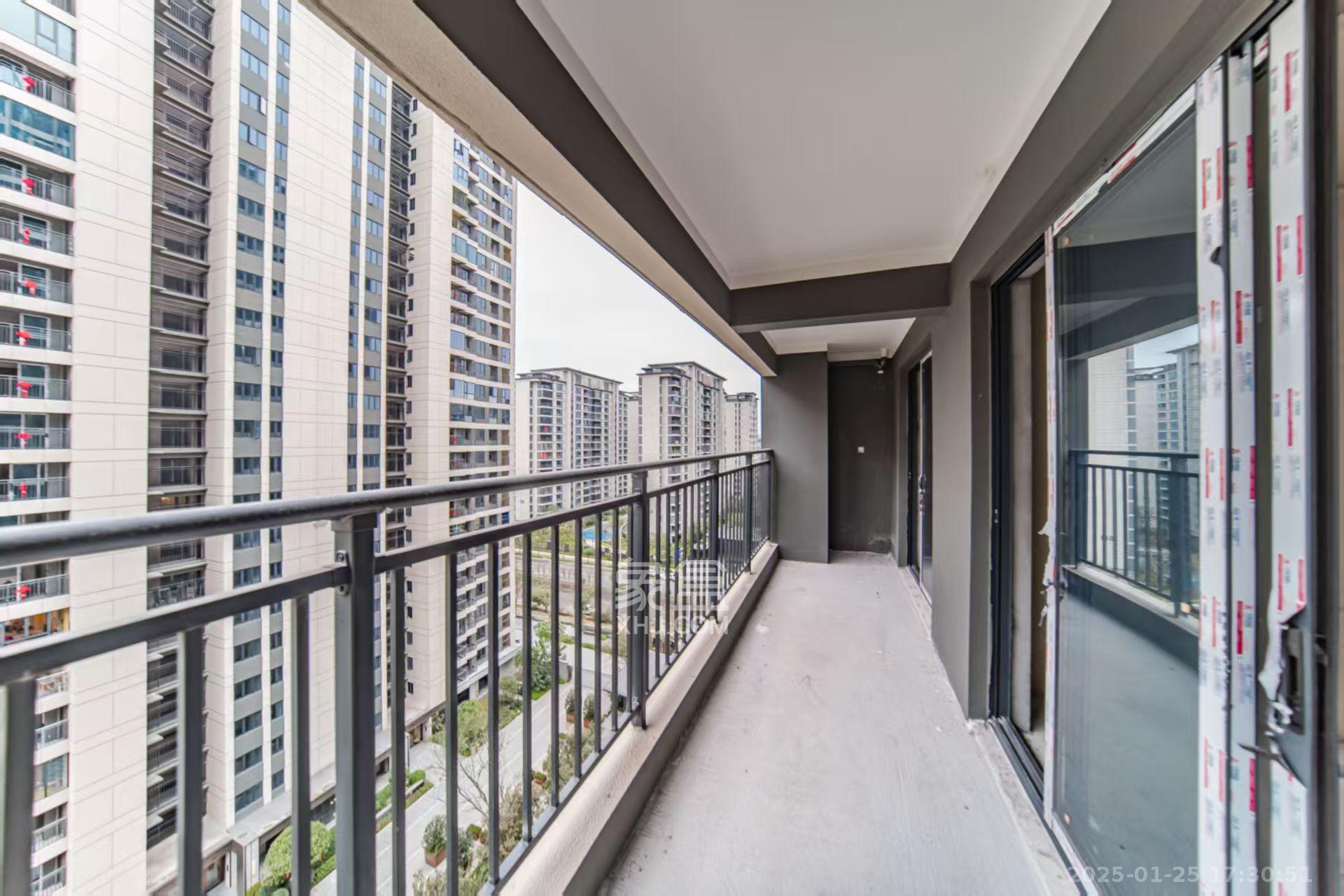 城发恒伟洋湖映2009 4室2厅1卫 2000.0元/月 城发恒伟洋湖映2009 4室2厅1卫 2000.0元/月室内图