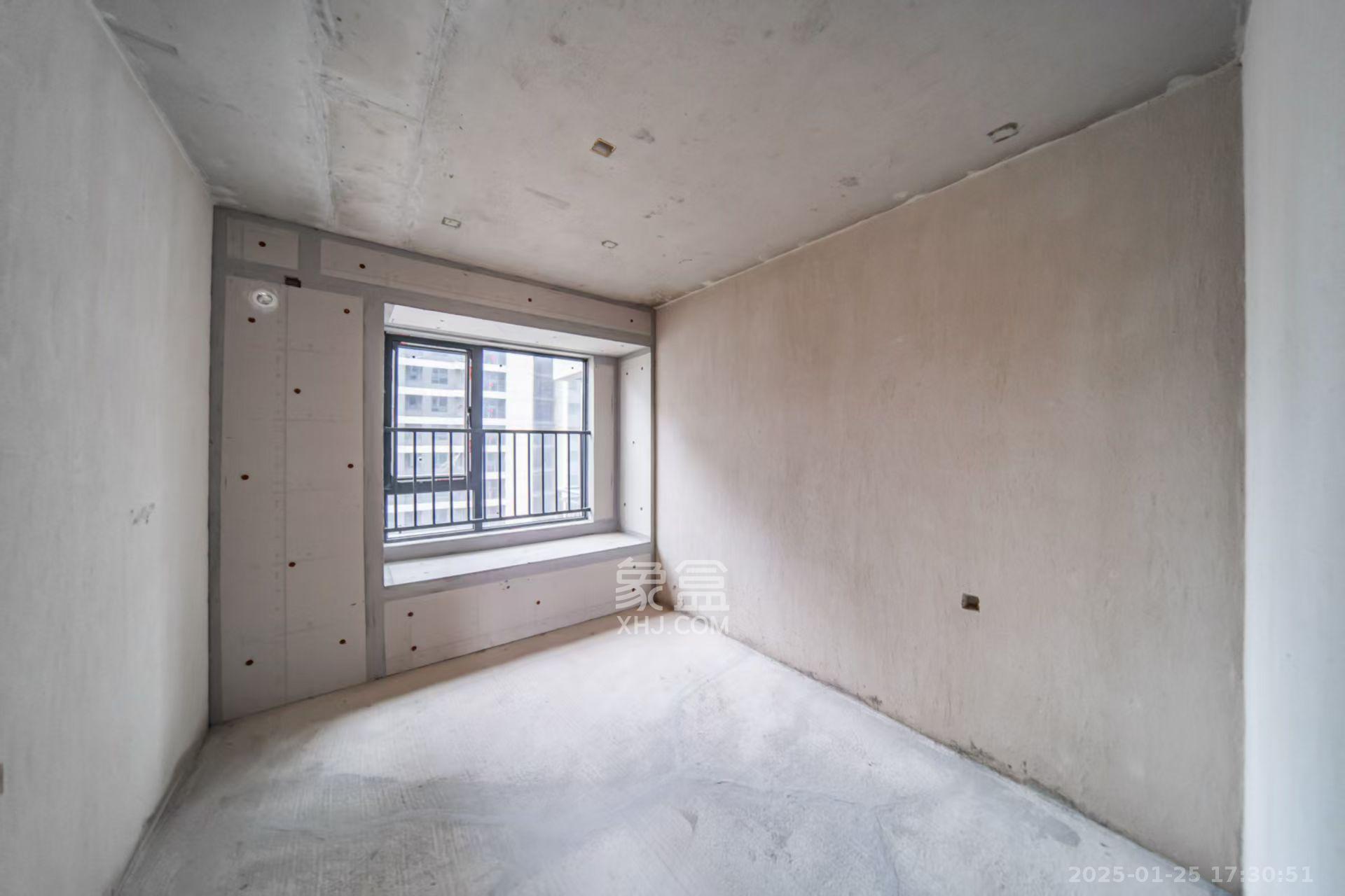 城发恒伟洋湖映2009  4室2厅1卫    2000.0元/月室内图