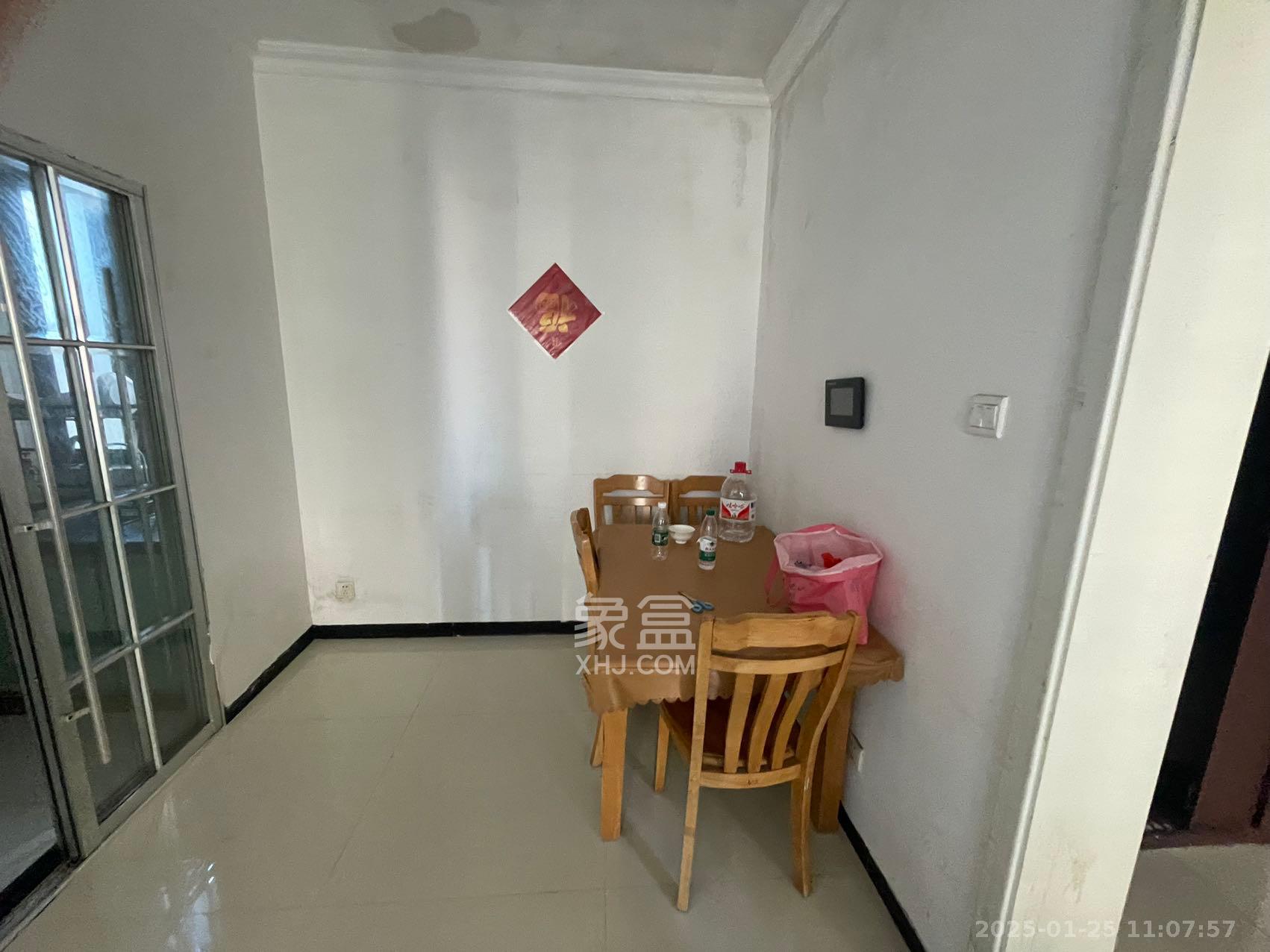 通用时代国际社区 3室2厅1卫 2200.0元/月 通用时代国际社区 3室2厅1卫 2200.0元/月室内图