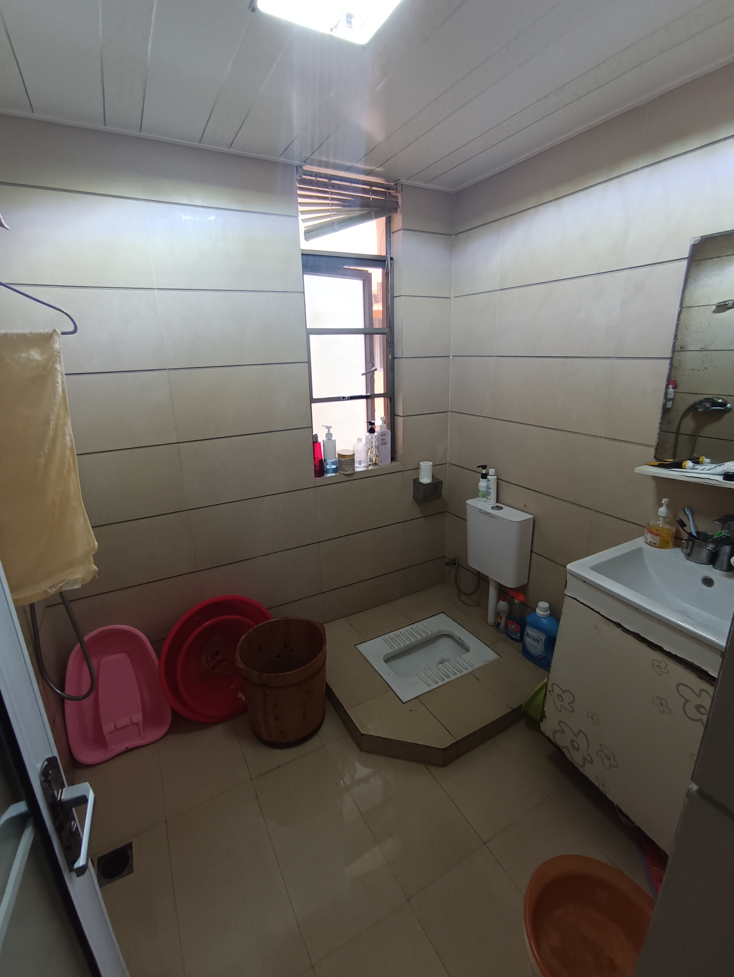 新世界花园二期 3室2厅2卫 211.9万 新世界花园二期 3室2厅2卫 211.9万卫生间