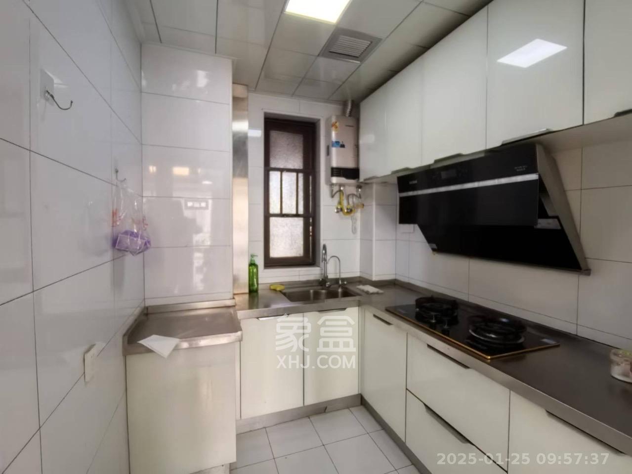 卓越蔚蓝城邦 3室2厅1卫 2300.0元/月 卓越蔚蓝城邦 3室2厅1卫 2300.0元/月室内图