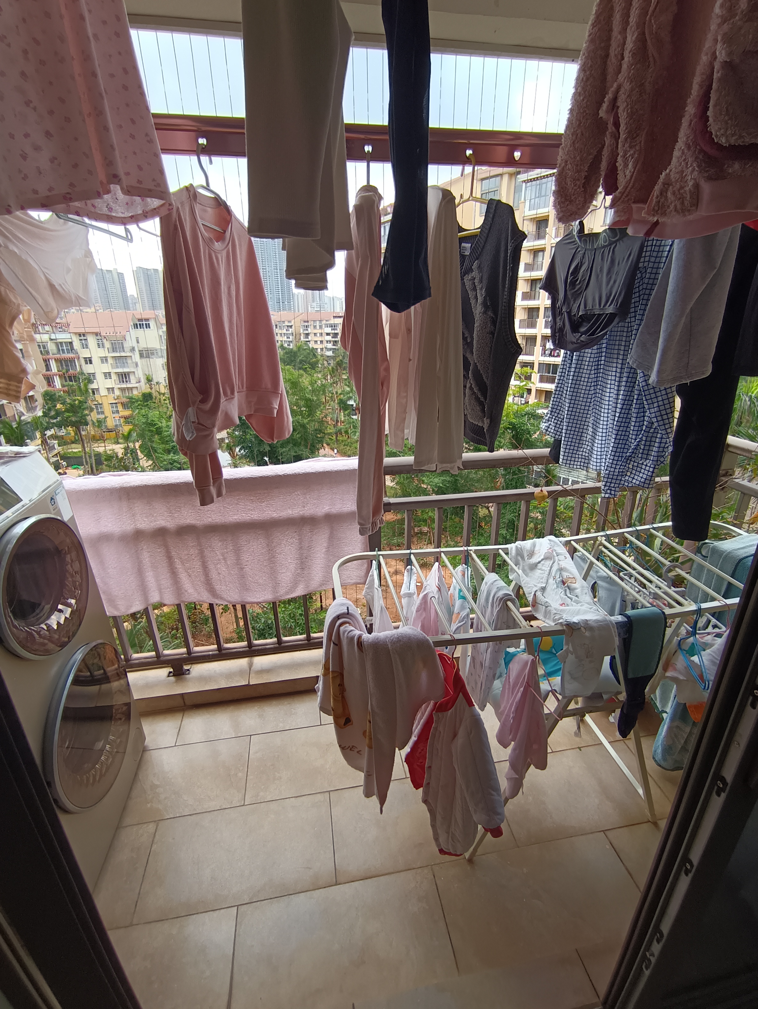 新世界花园二期 3室2厅2卫 211.9万 新世界花园二期 3室2厅2卫 211.9万阳台