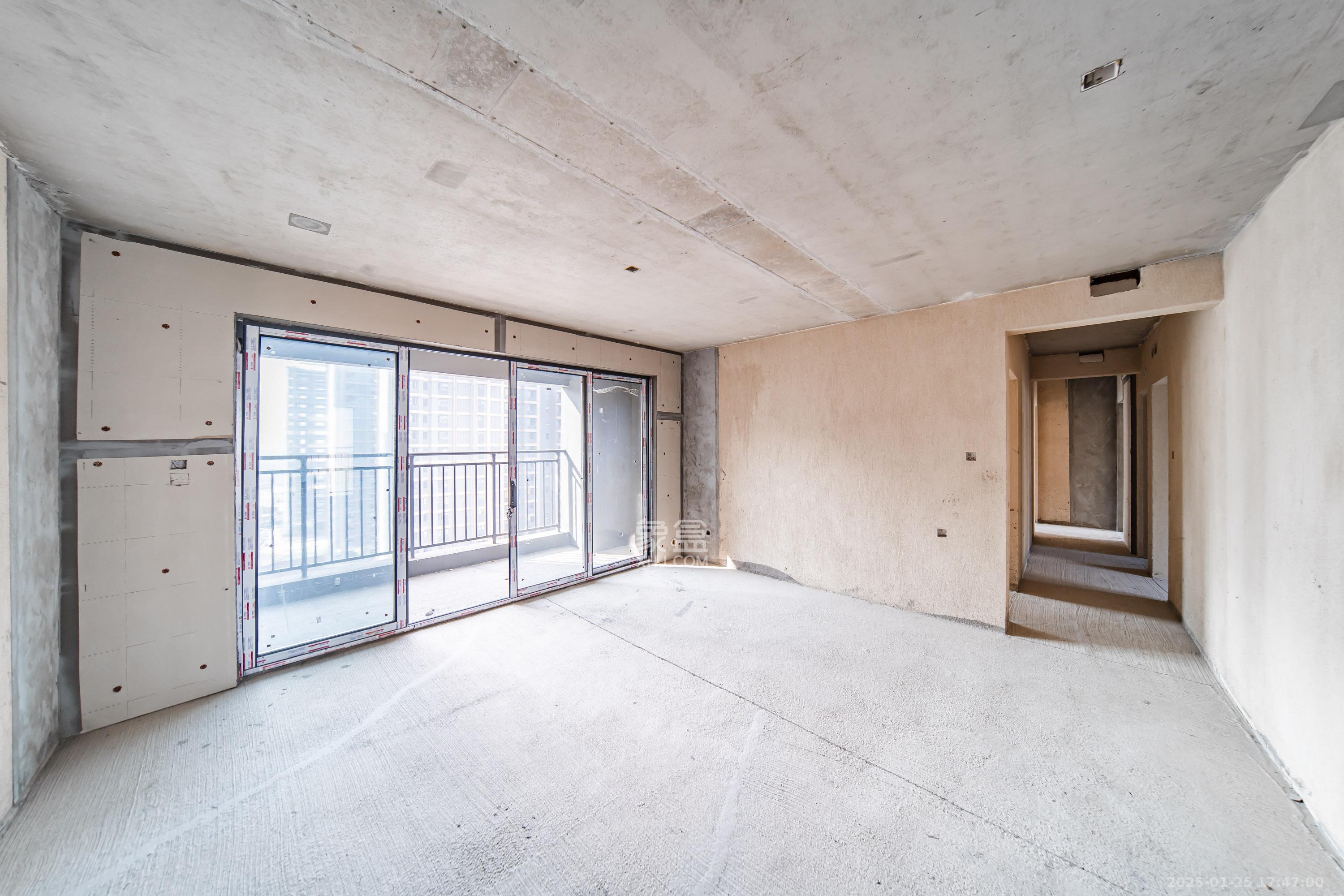 城发恒伟洋湖映2009 4室2厅1卫 1600.0元/月 城发恒伟洋湖映2009 4室2厅1卫 1600.0元/月室内图