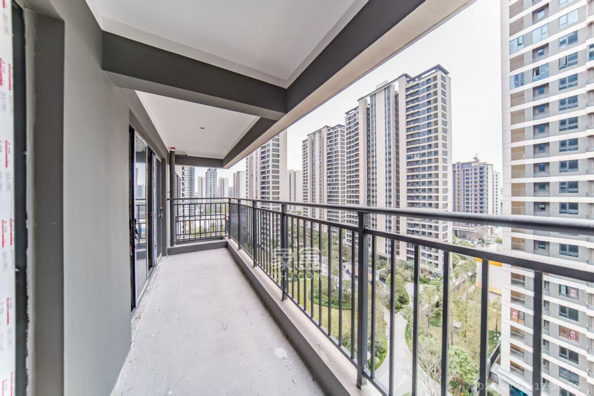 城发恒伟洋湖映2009  4室2厅1卫    2000.0元/月室内图