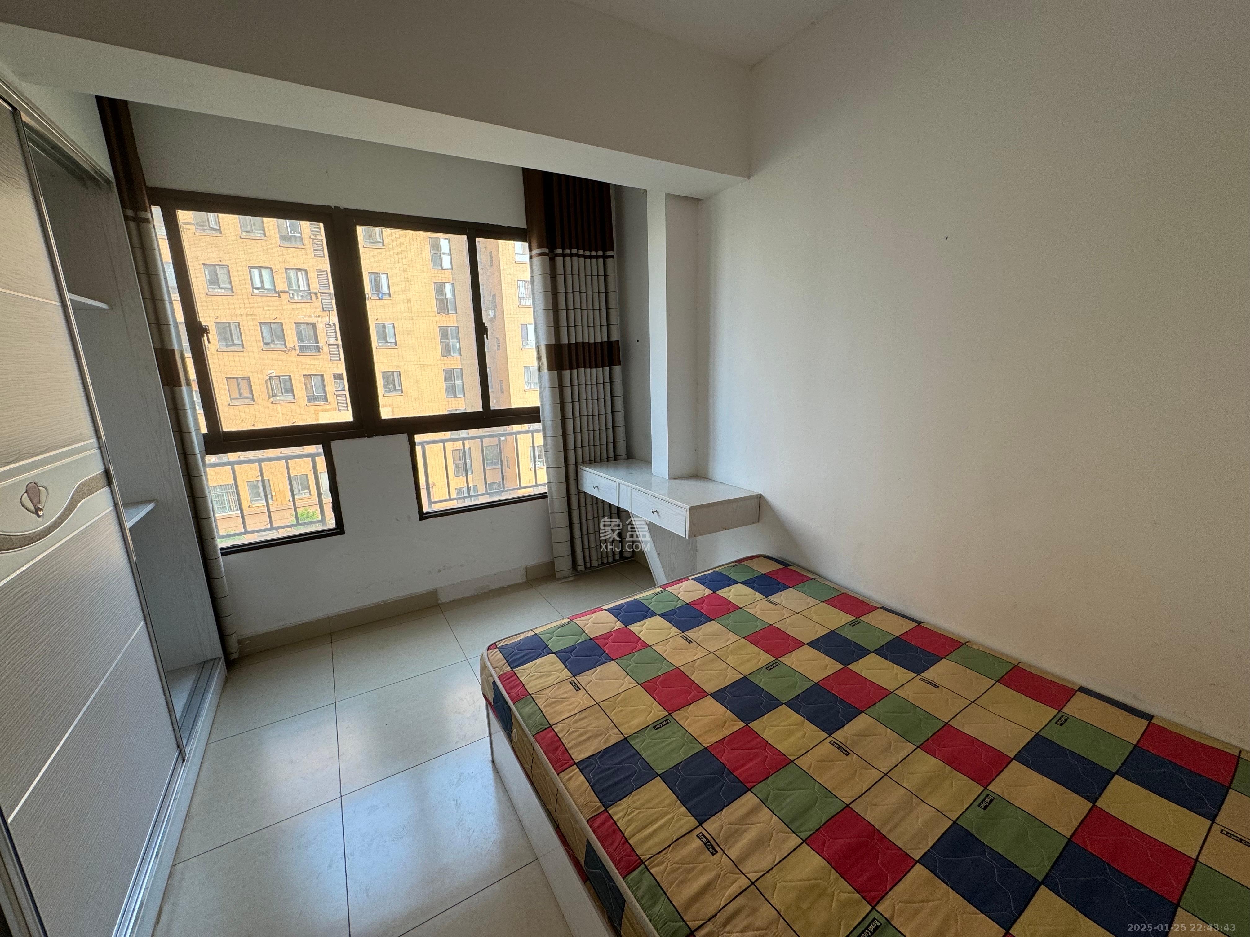 中信凯旋蓝岸(中信新城三期) 2室1厅1卫 1600.0元/月 中信凯旋蓝岸(中信新城三期) 2室1厅1卫 1600.0元/月室内图