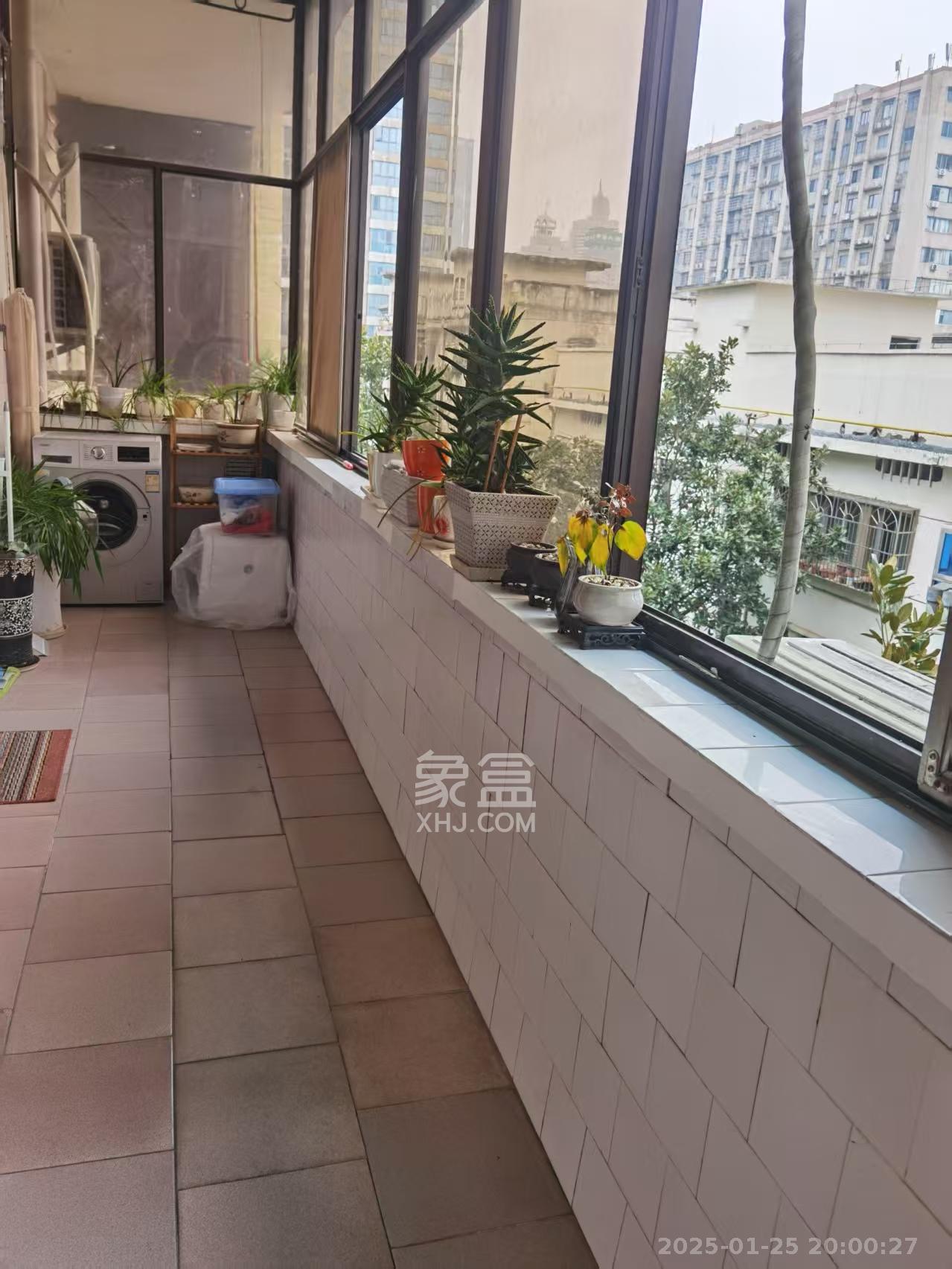 省建行宿舍  4室2厅1卫   3200.00元/月室内图