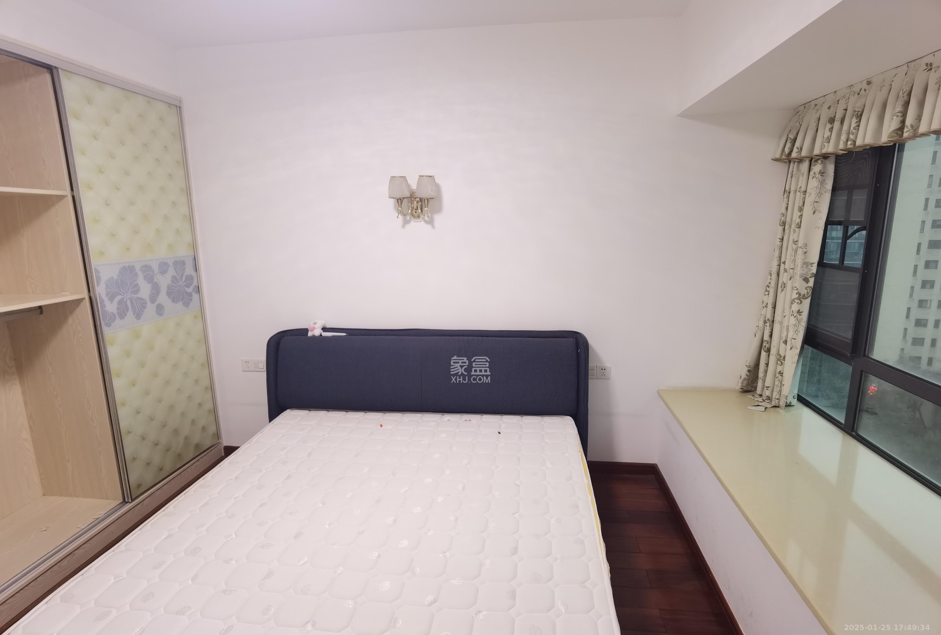 九峰远见  3室2厅2卫   2800.00元/月