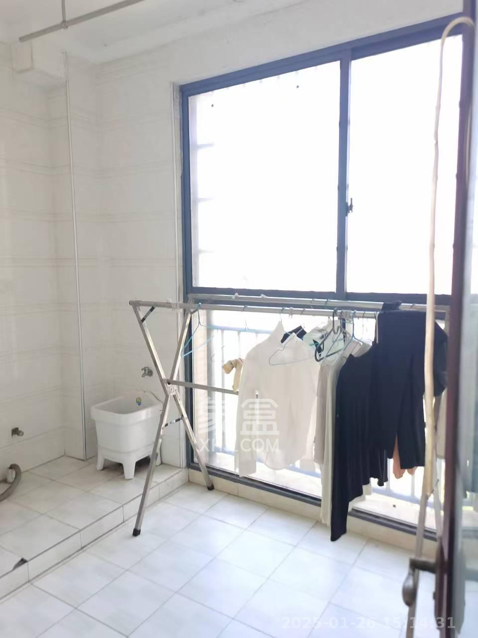 天元涉外景园C区  4室2厅2卫   3200.00元/月室内图