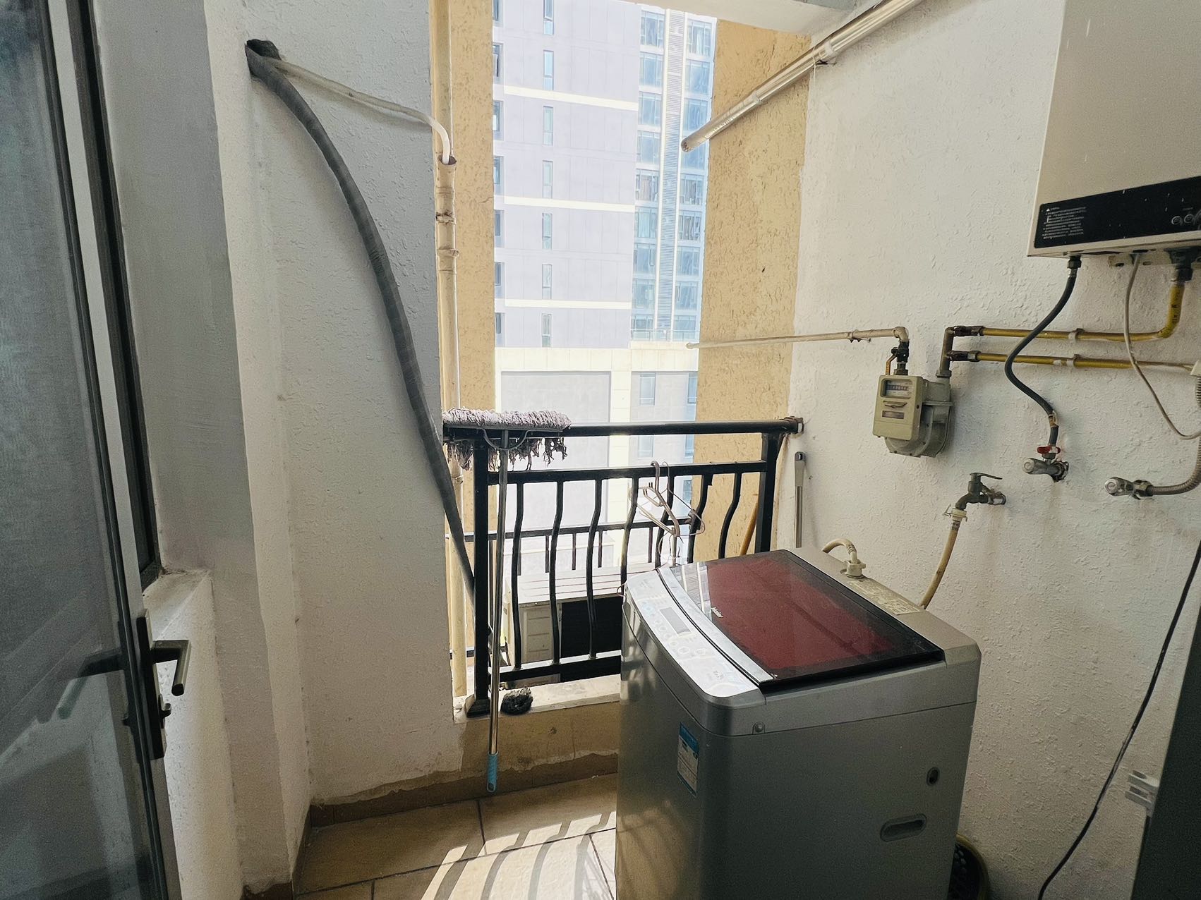 碧桂园 4室2厅2卫 2000.0元/月 碧桂园 4室2厅2卫 2000.0元/月室内图