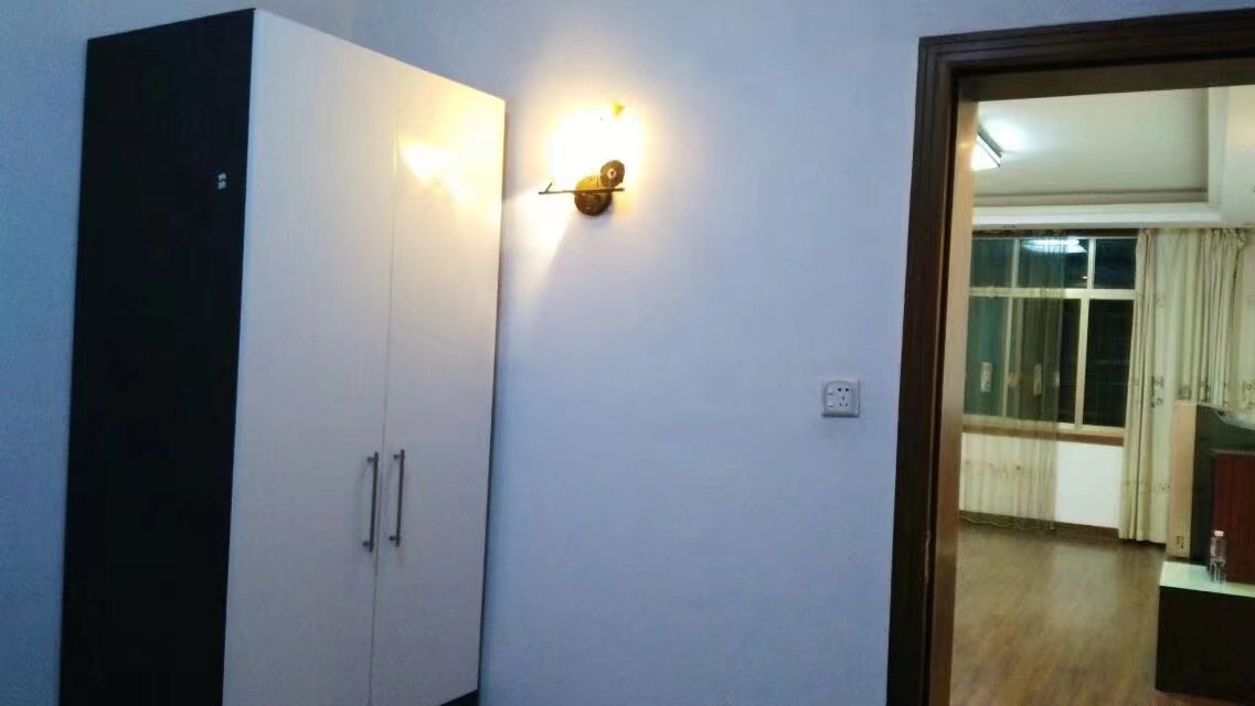 人寿财产保险公司家属楼  3室2厅1卫    1500.0元/月室内图