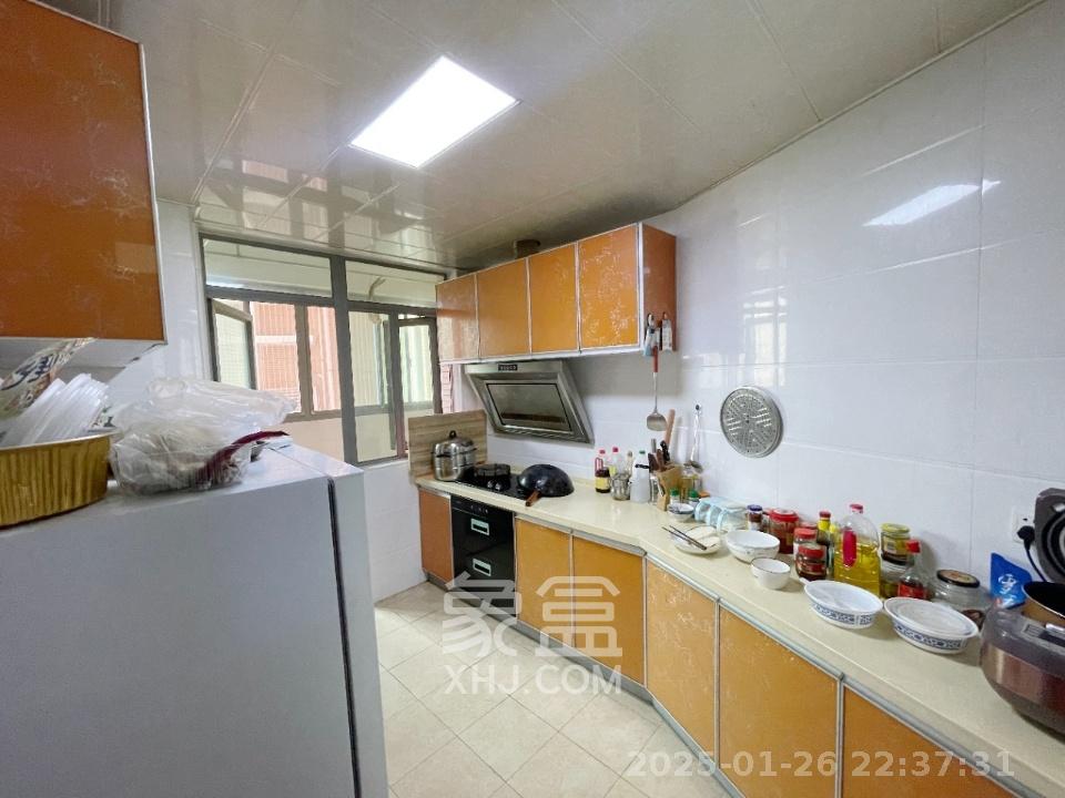 新城新世界一二三期 4室2厅2卫 3500.0元/月 新城新世界一二三期 4室2厅2卫 3500.0元/月室内图