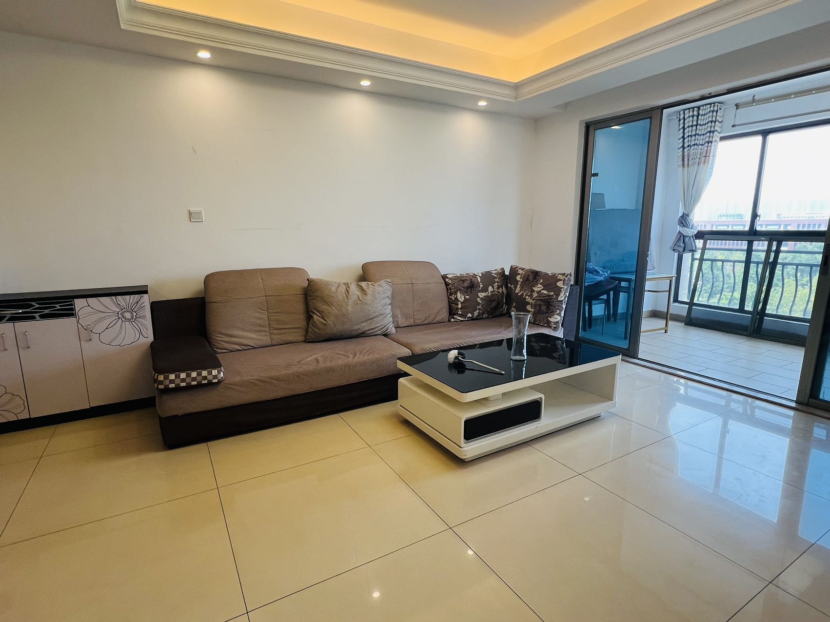 碧桂园 4室2厅2卫 2000.0元/月 碧桂园 4室2厅2卫 2000.0元/月室内图