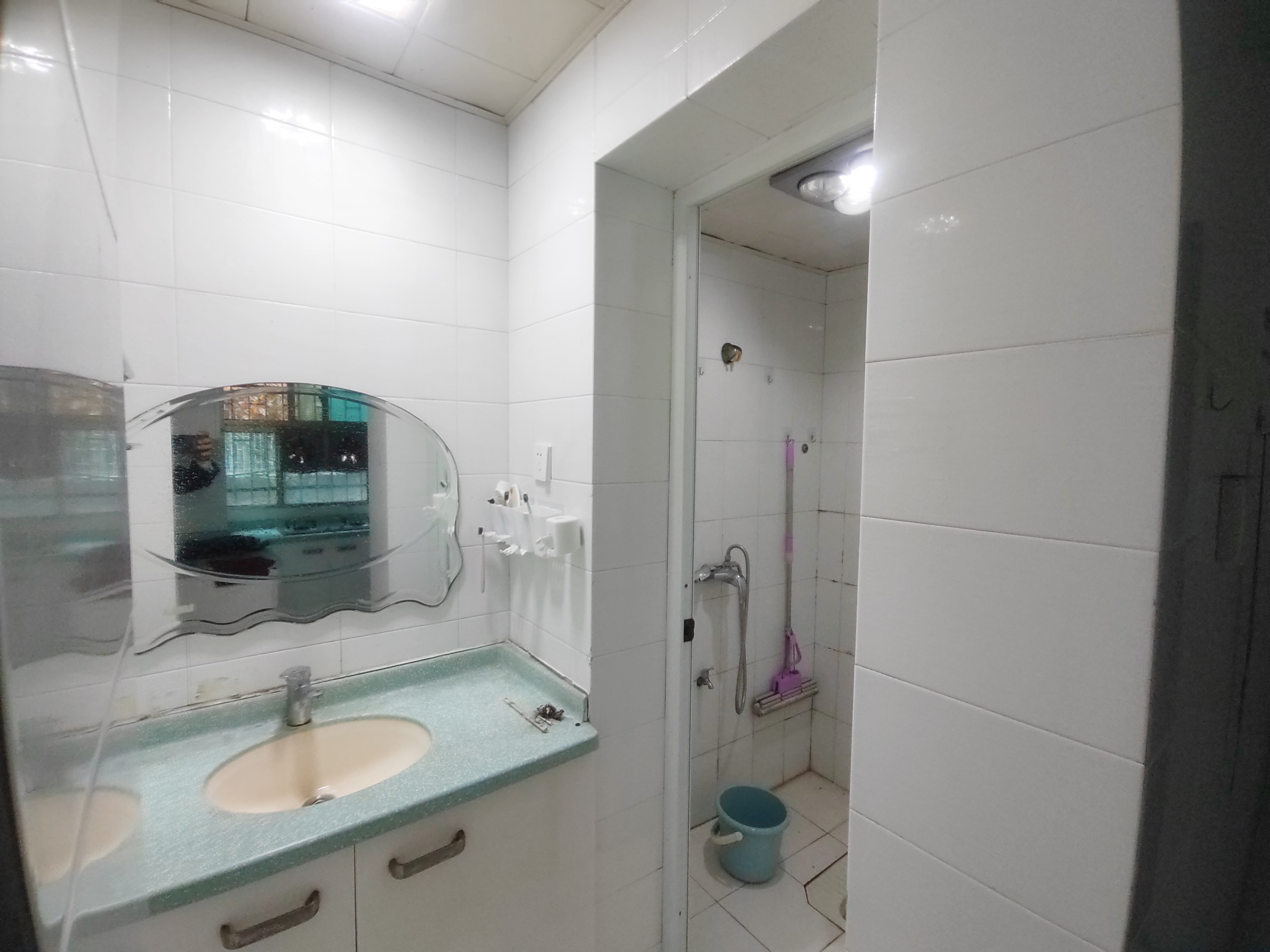 天地人和  3室2厅2卫    2300.0元/月室内图