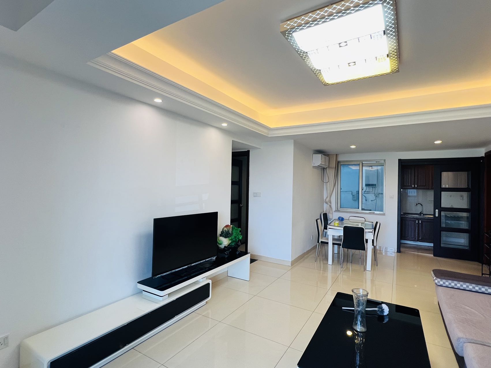 碧桂园 4室2厅2卫 2000.0元/月 碧桂园 4室2厅2卫 2000.0元/月室内图