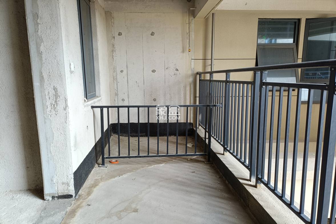 凯越湘中府 4室2厅2卫 76.80万 凯越湘中府 4室2厅2卫 76.80万客厅