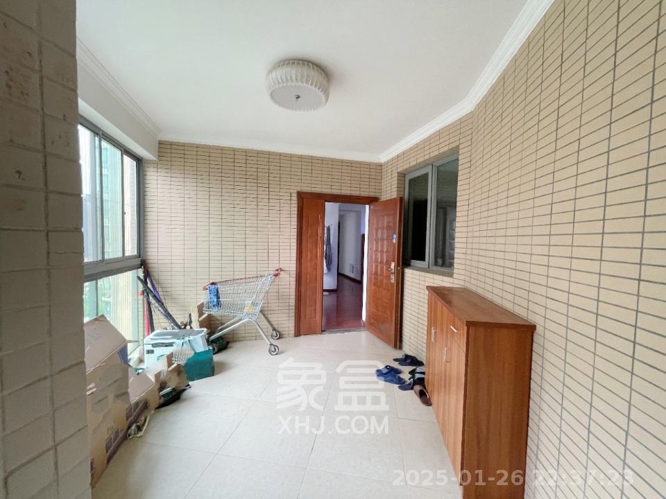 新城新世界一二三期 4室2厅2卫 3500.0元/月 新城新世界一二三期 4室2厅2卫 3500.0元/月室内图