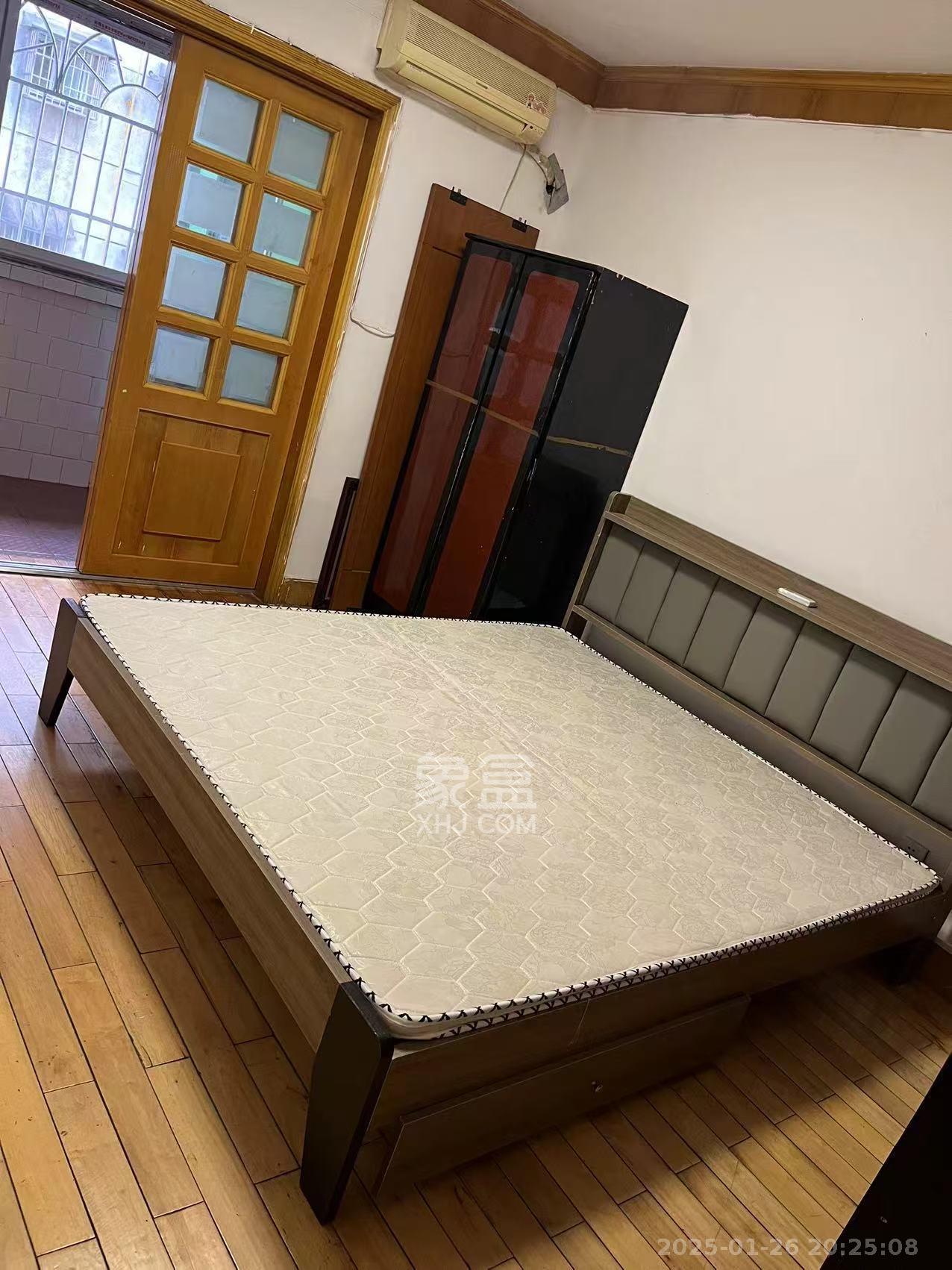 荷花园市直教师村（长沙市教育局直属教师二村）  3室2厅1卫   2400.00元/月