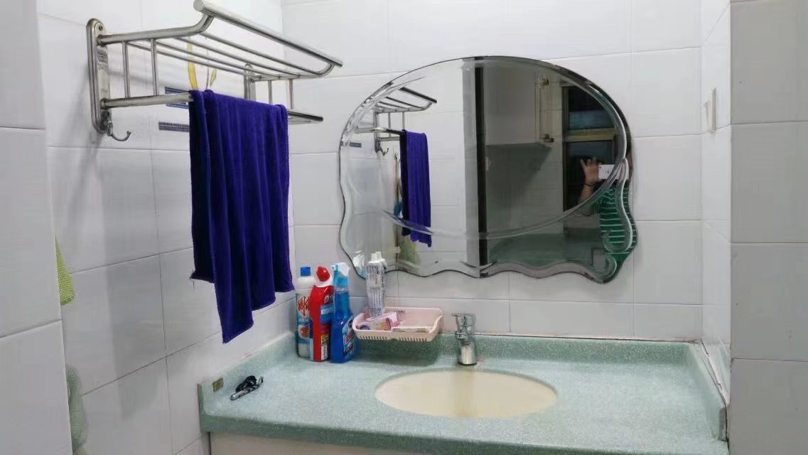 人寿财产保险公司家属楼 3室2厅1卫 1500.0元/月 人寿财产保险公司家属楼 3室2厅1卫 1500.0元/月室内图