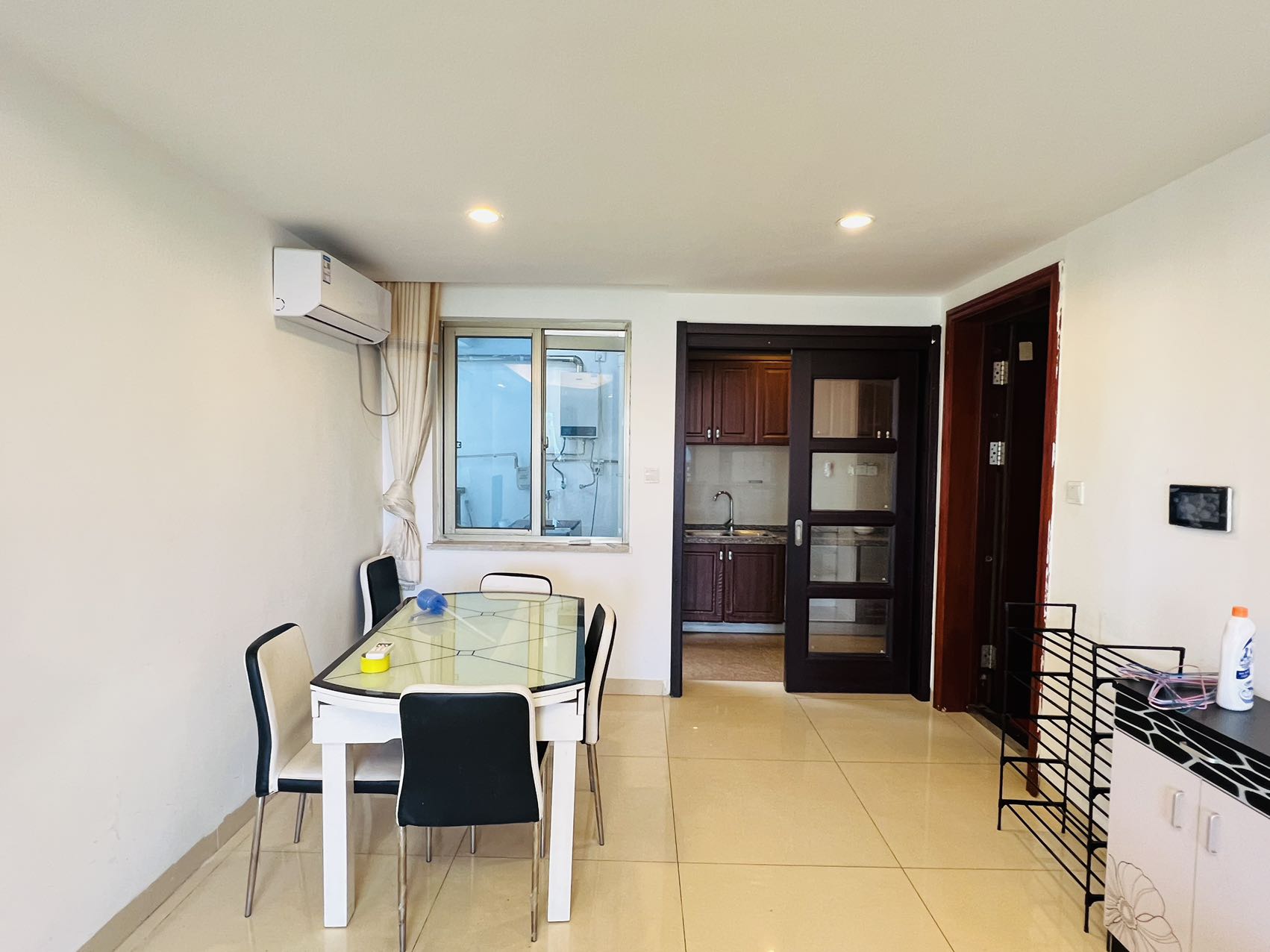 碧桂园 4室2厅2卫 2000.0元/月 碧桂园 4室2厅2卫 2000.0元/月室内图