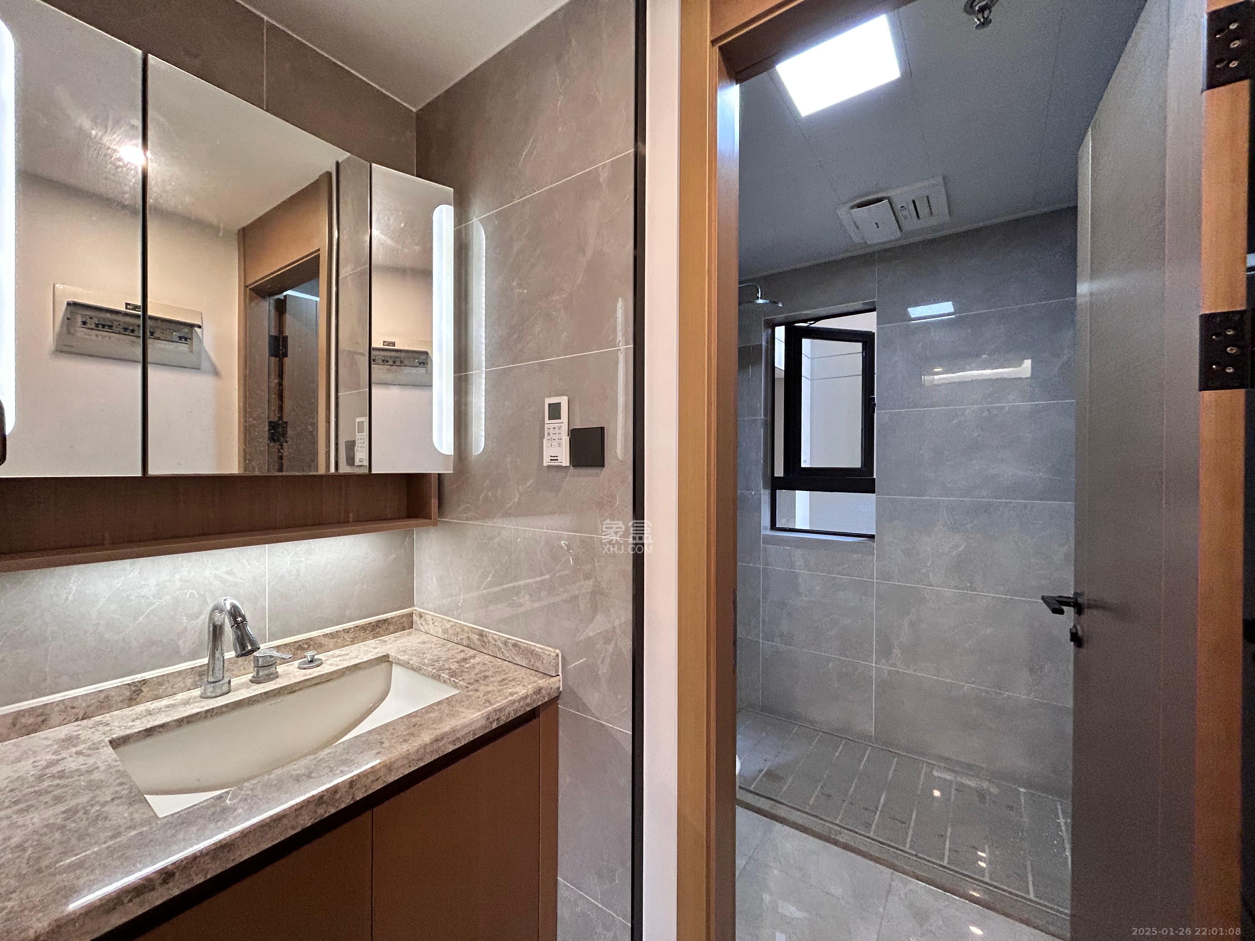 万科里金域国际 4室2厅2卫 5500.0元/月 万科里金域国际 4室2厅2卫 5500.0元/月室内图