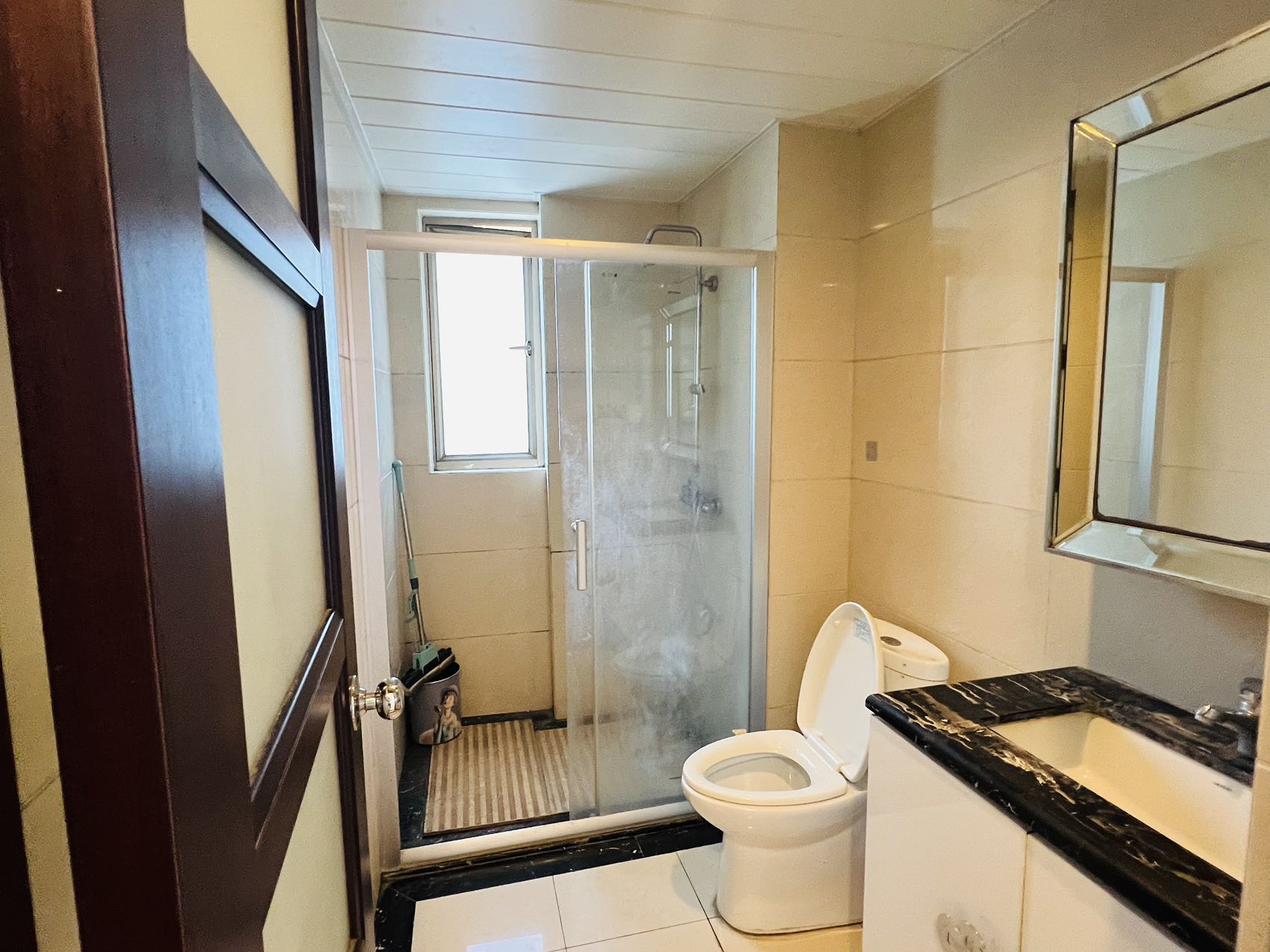 碧桂园 4室2厅2卫 2000.0元/月 碧桂园 4室2厅2卫 2000.0元/月室内图