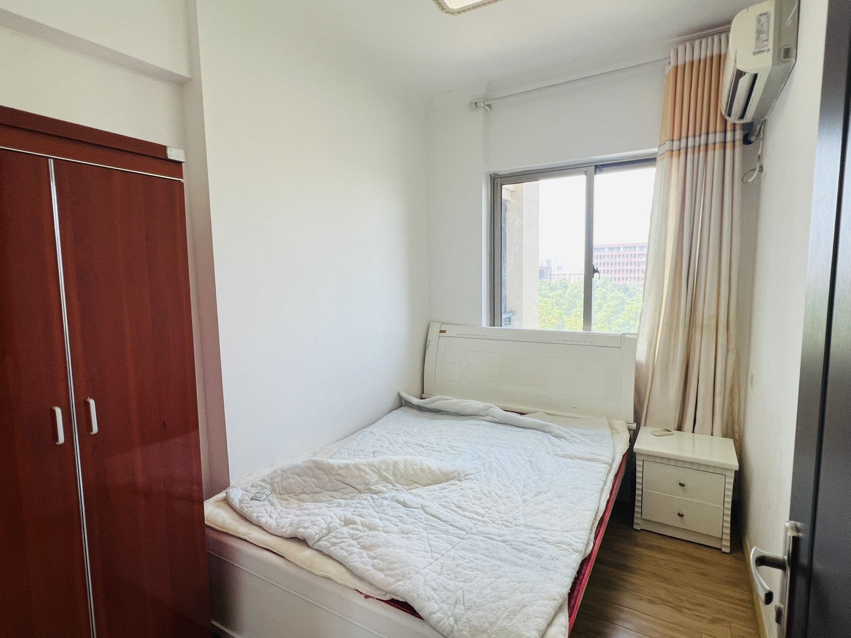 碧桂园 4室2厅2卫 2000.0元/月 碧桂园 4室2厅2卫 2000.0元/月室内图