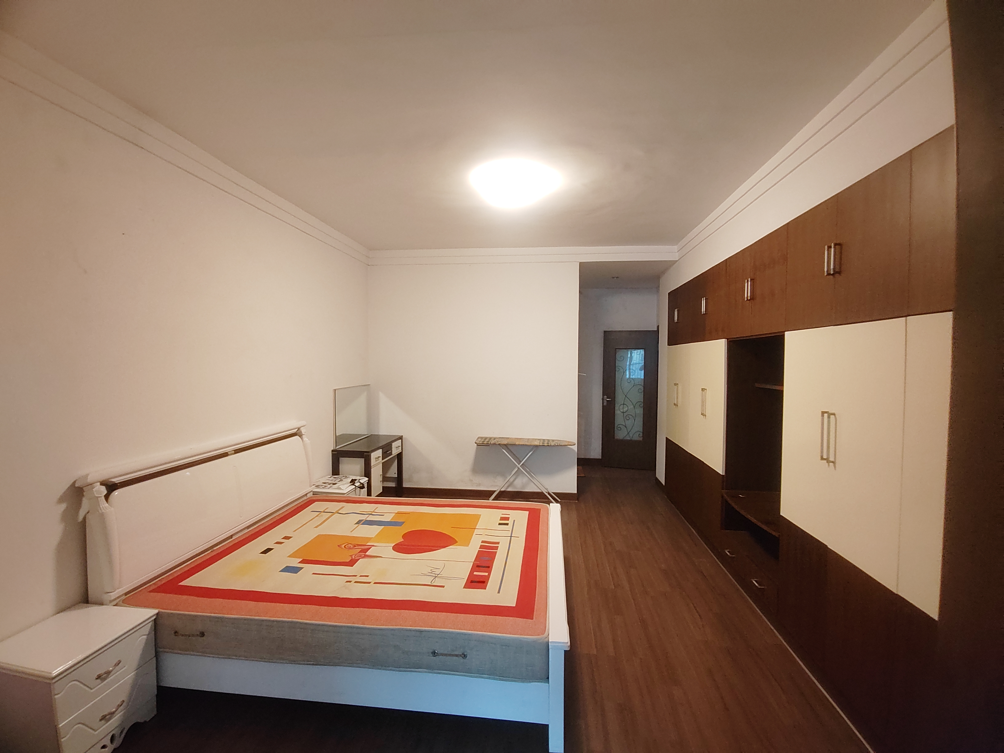 天地人和  3室2厅2卫    2300.0元/月室内图