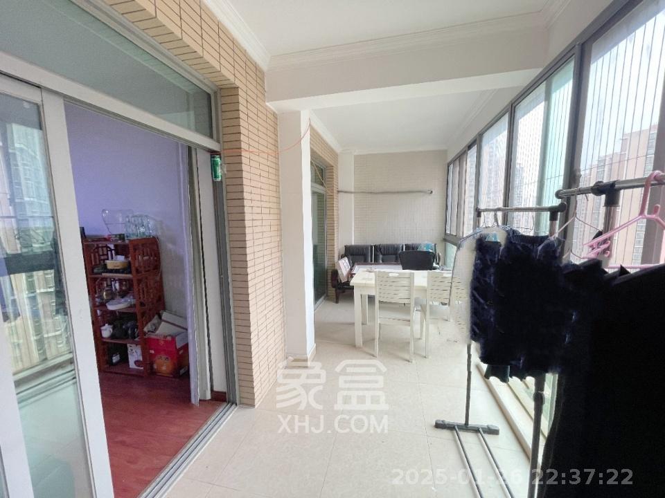 新城新世界一二三期 4室2厅2卫 3500.0元/月 新城新世界一二三期 4室2厅2卫 3500.0元/月室内图