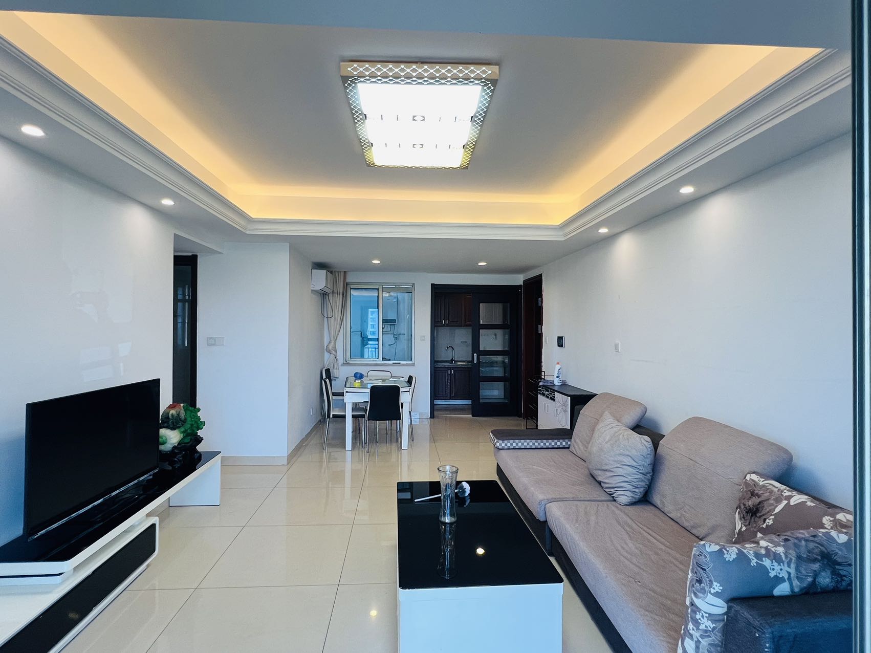 碧桂园 4室2厅2卫 2000.0元/月 碧桂园 4室2厅2卫 2000.0元/月室内图