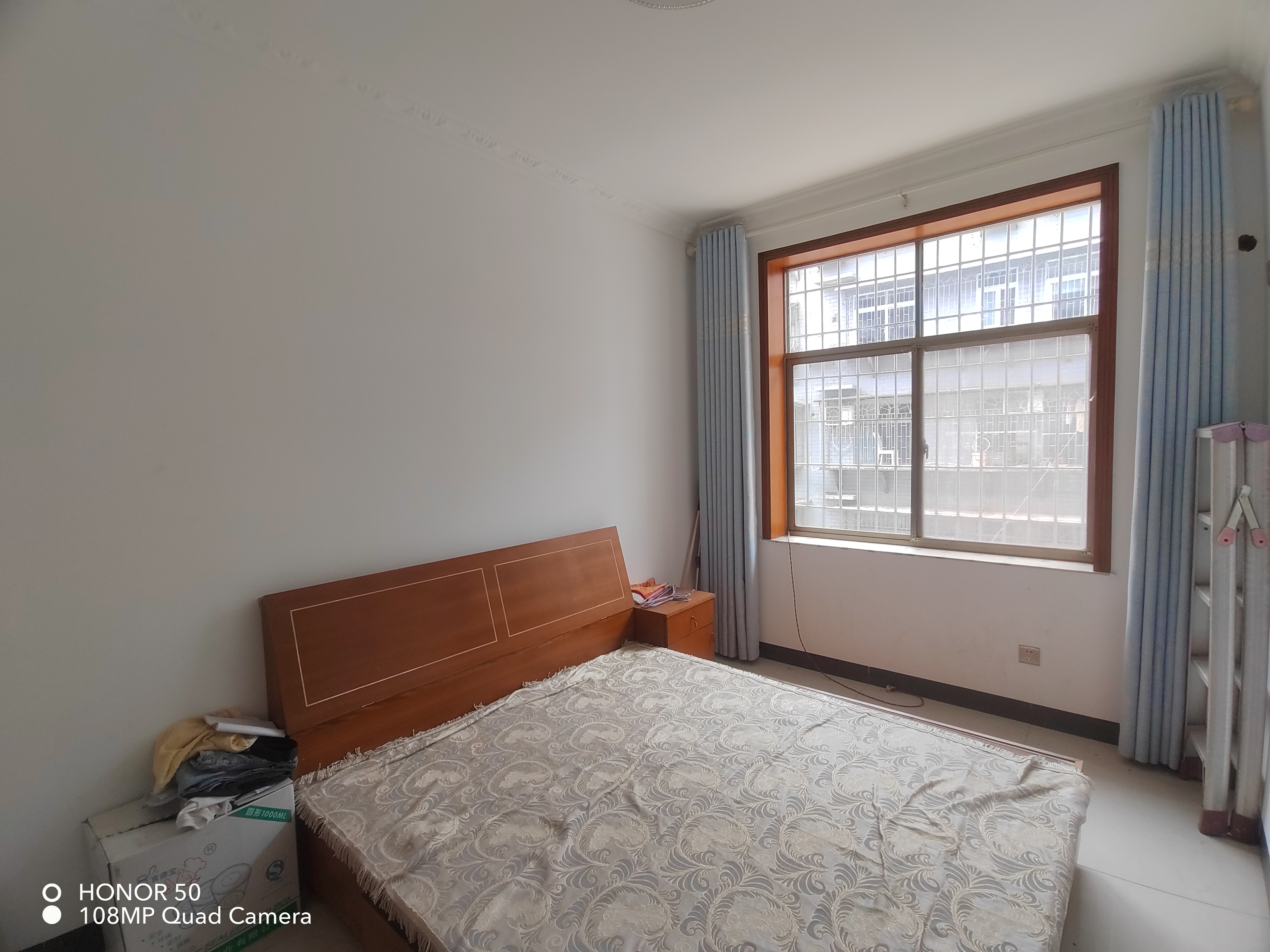 娄星东苑  4室2厅2卫    2300.0元/月室内图