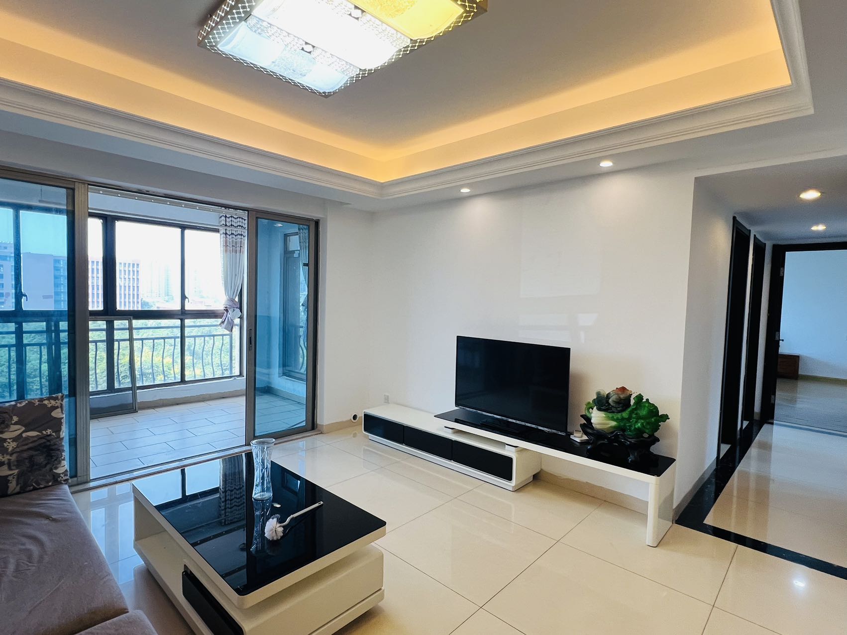 碧桂园 4室2厅2卫 2000.0元/月 碧桂园 4室2厅2卫 2000.0元/月室内图