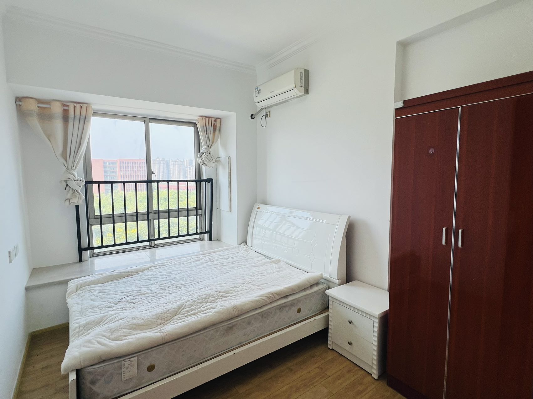 碧桂园 4室2厅2卫 2000.0元/月 碧桂园 4室2厅2卫 2000.0元/月室内图