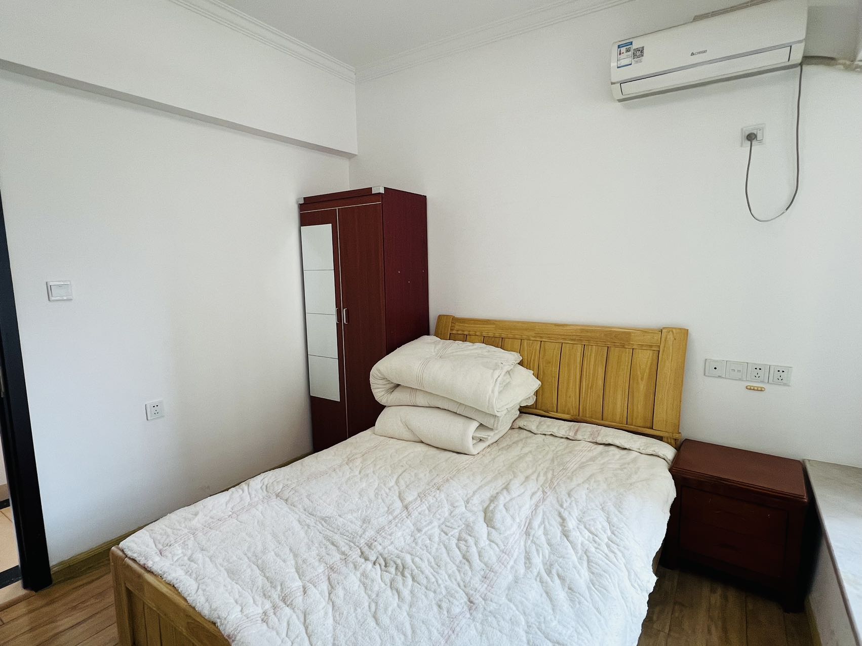 碧桂园 4室2厅2卫 2000.0元/月 碧桂园 4室2厅2卫 2000.0元/月室内图