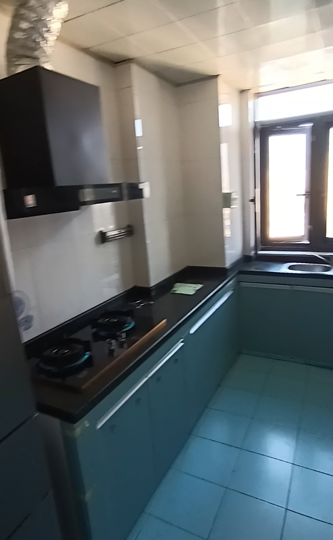 兆南绿岛家园 3室2厅2卫 230.0万 兆南绿岛家园 3室2厅2卫 230.0万厨房