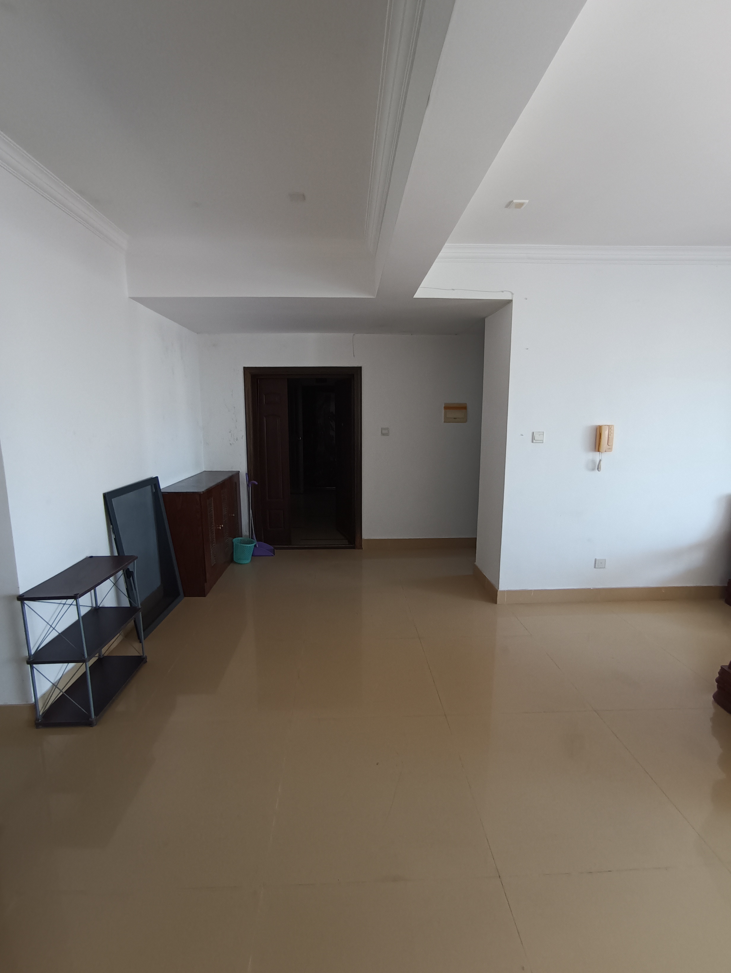 兆南绿岛家园 3室2厅2卫 230.0万 兆南绿岛家园 3室2厅2卫 230.0万客厅