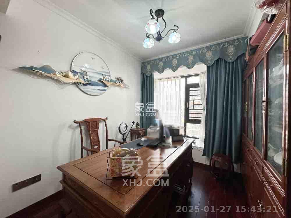 长房南屏锦源  4室2厅2卫    4000.0元/月室内图