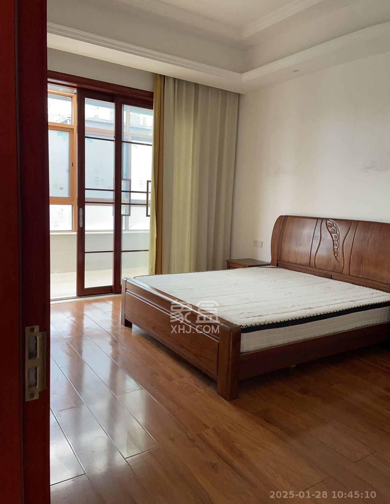 欧莱雅郡 6室2厅3卫 12800.0元/月 欧莱雅郡 6室2厅3卫 12800.0元/月室内图